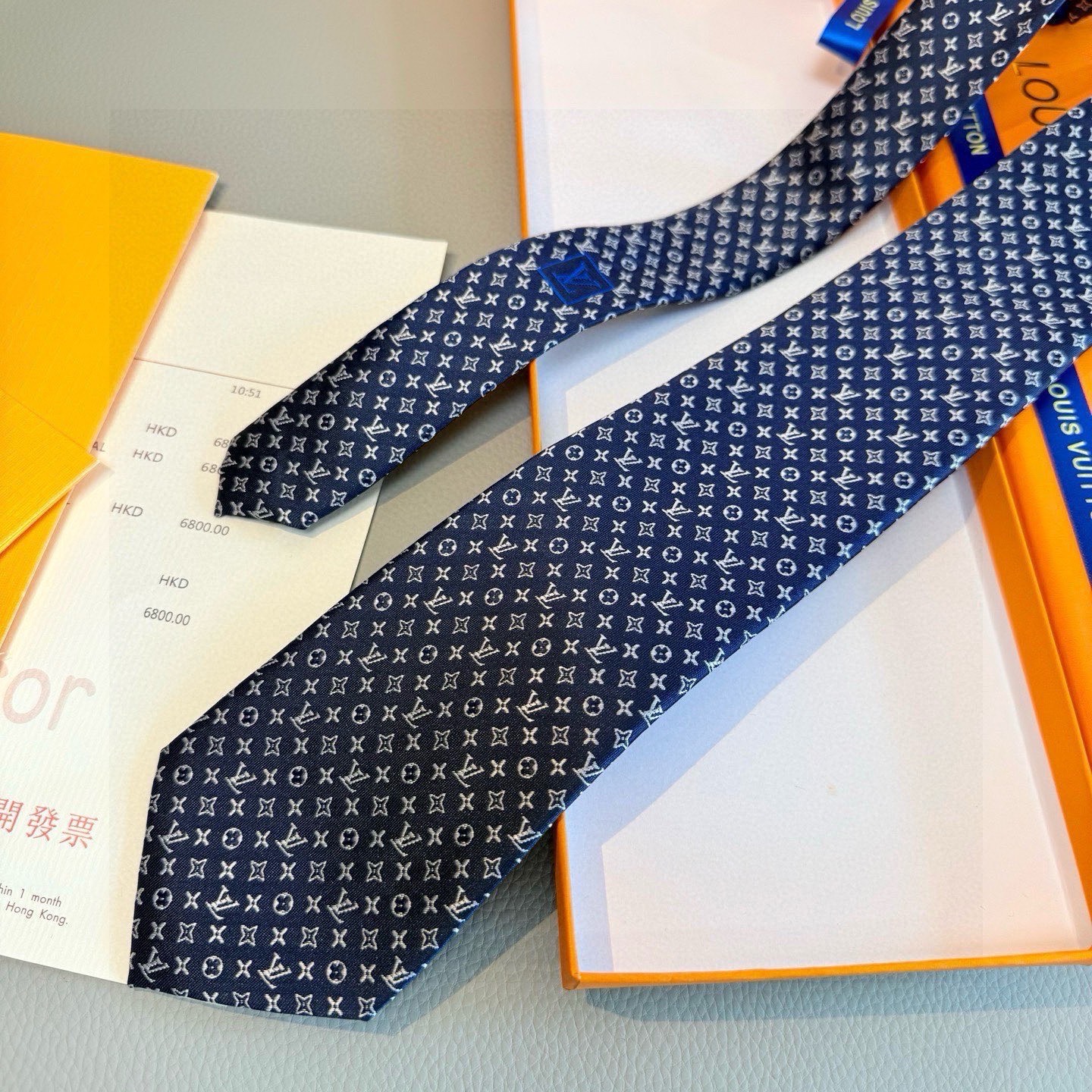 🌾男士领带系列【L标识花纹领带】👔👔，稀有😻😻Monogram Classic领带将经典路易威登风格与精