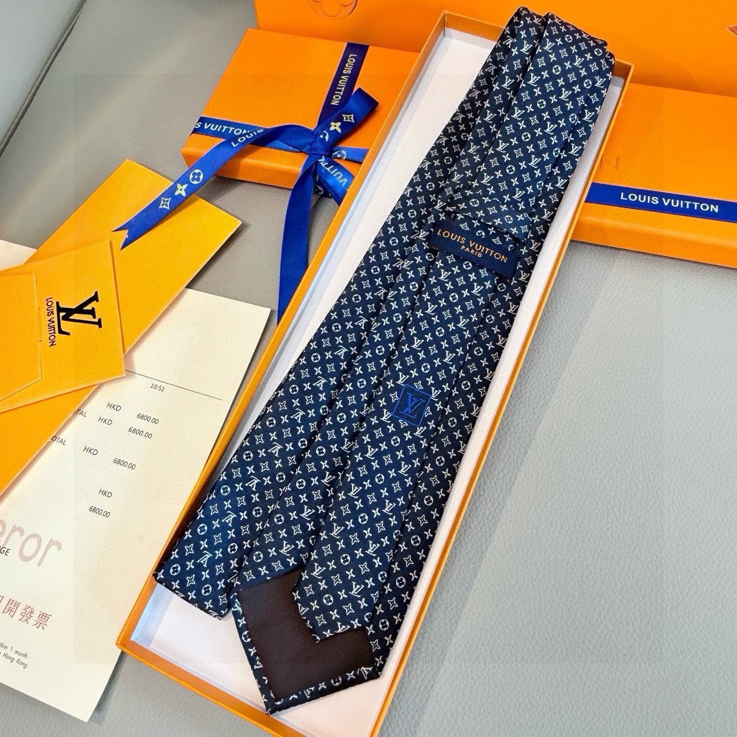 🌾男士领带系列【L标识花纹领带】👔👔，稀有😻😻Monogram Classic领带将经典路易威登风格与精