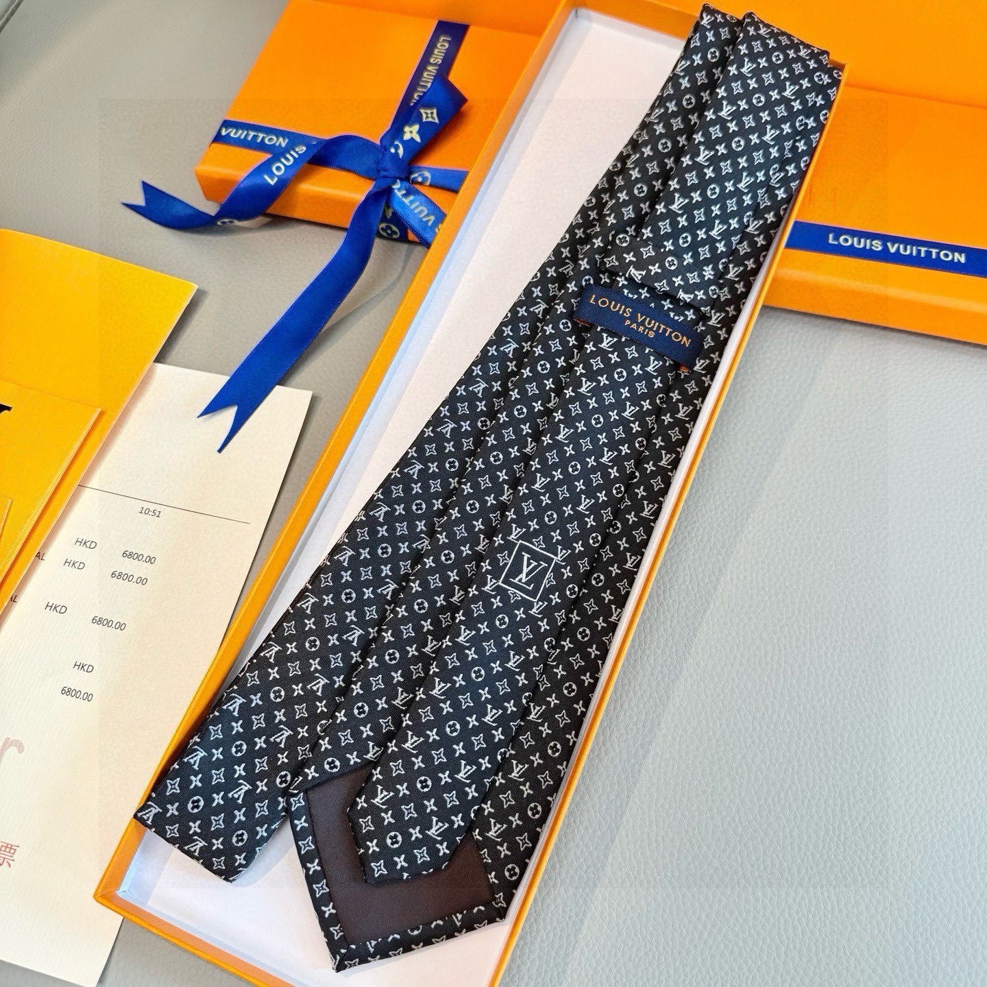 🌾男士领带系列【L标识花纹领带】👔👔，稀有😻😻Monogram Classic领带将经典路易威登风格与精