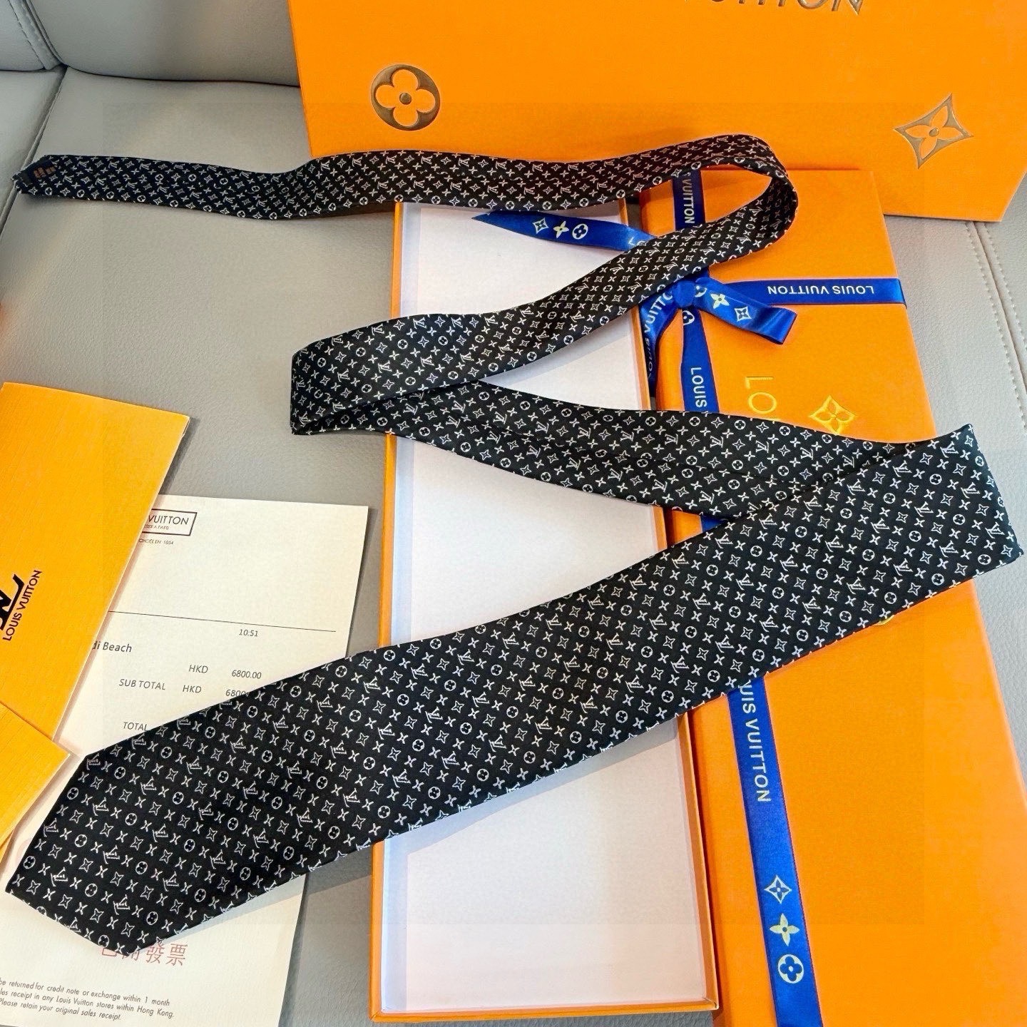 🌾男士领带系列【L标识花纹领带】👔👔，稀有😻😻Monogram Classic领带将经典路易威登风格与精