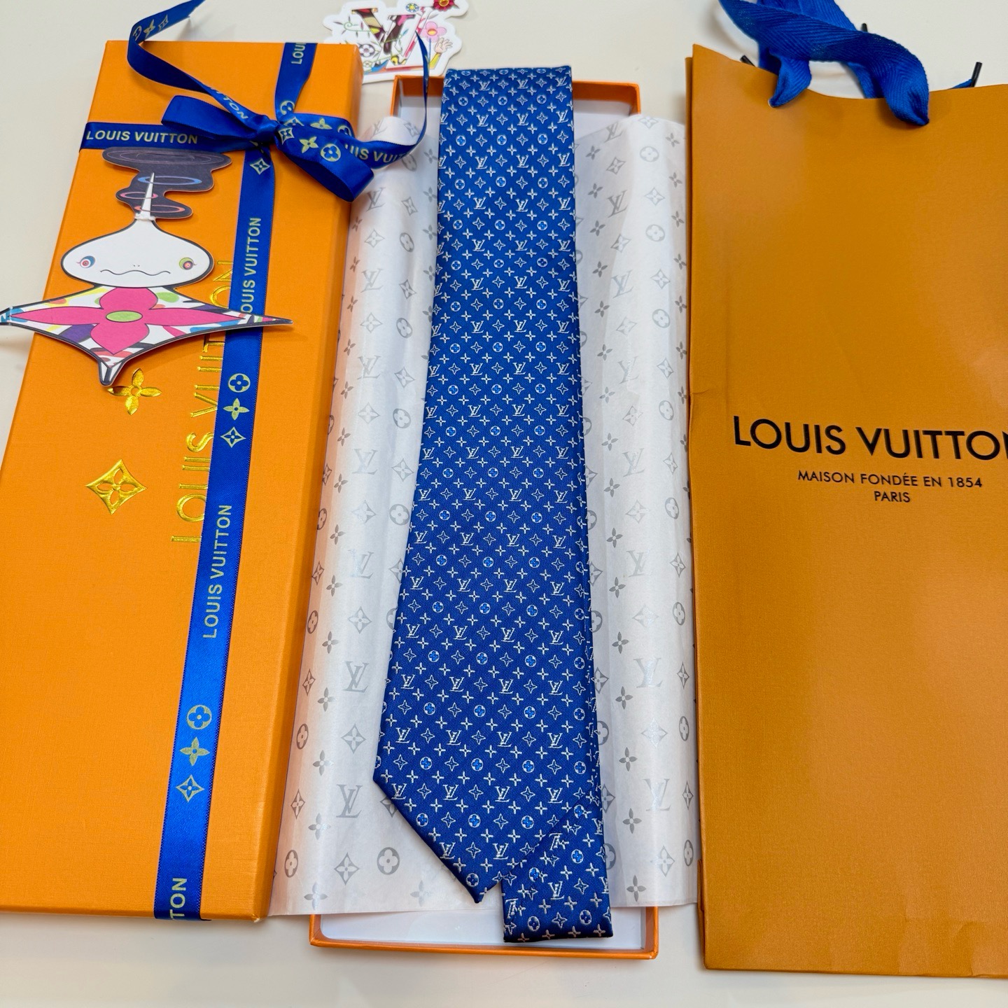 🌾男士领带系列【L标识花纹领带】👔👔，稀有😻😻Monogram Classic领带将经典路易威登风格与精