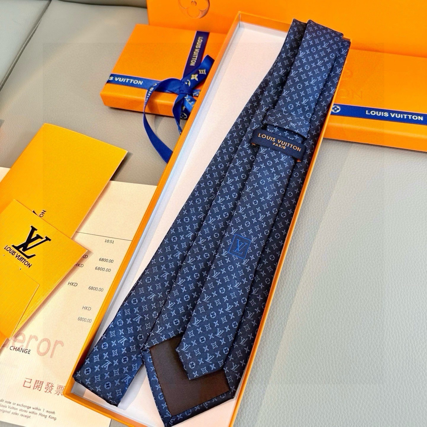 🌾男士领带系列【L标识花纹领带】👔👔，稀有😻😻Monogram Classic领带将经典路易威登风格与精