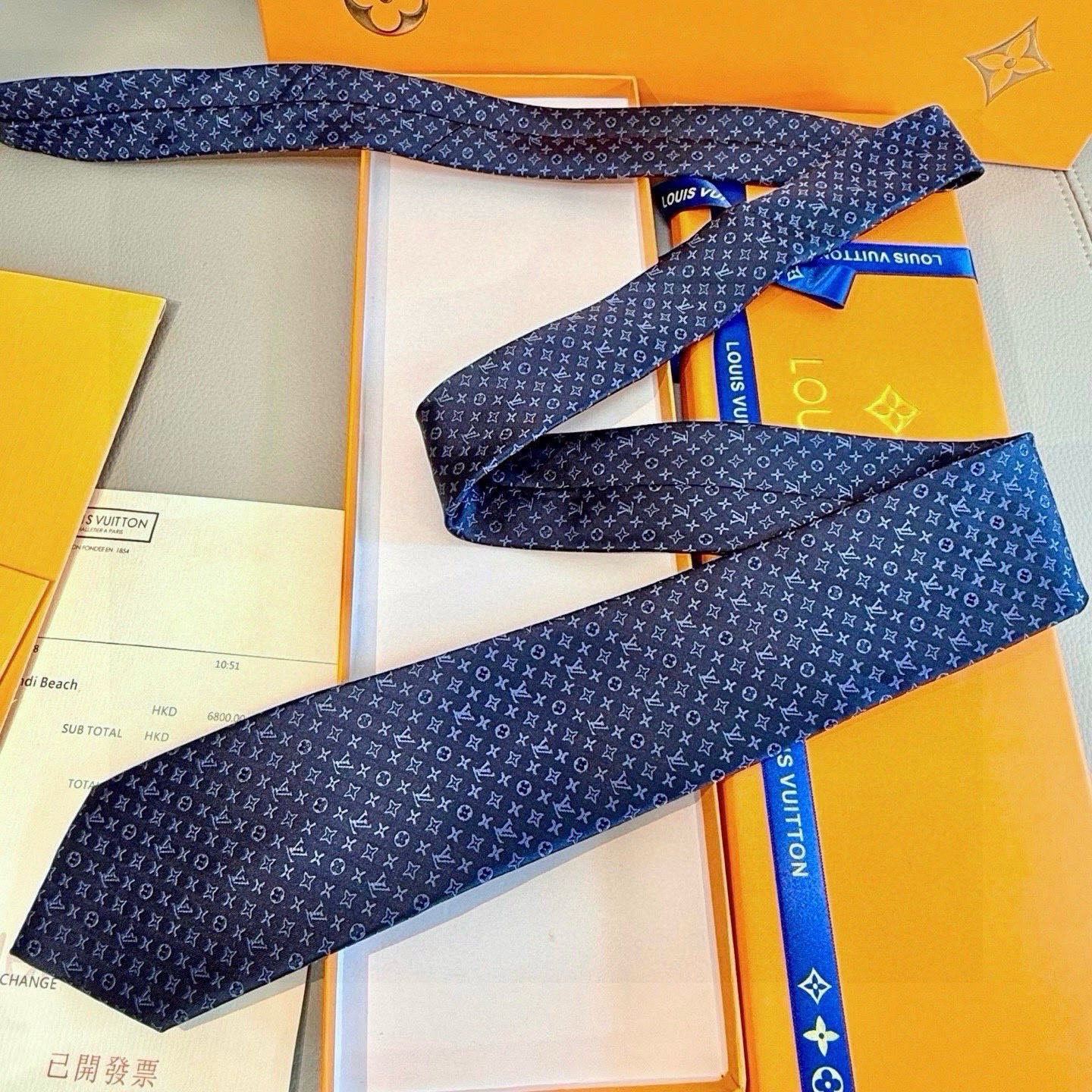 🌾男士领带系列【L标识花纹领带】👔👔，稀有😻😻Monogram Classic领带将经典路易威登风格与精