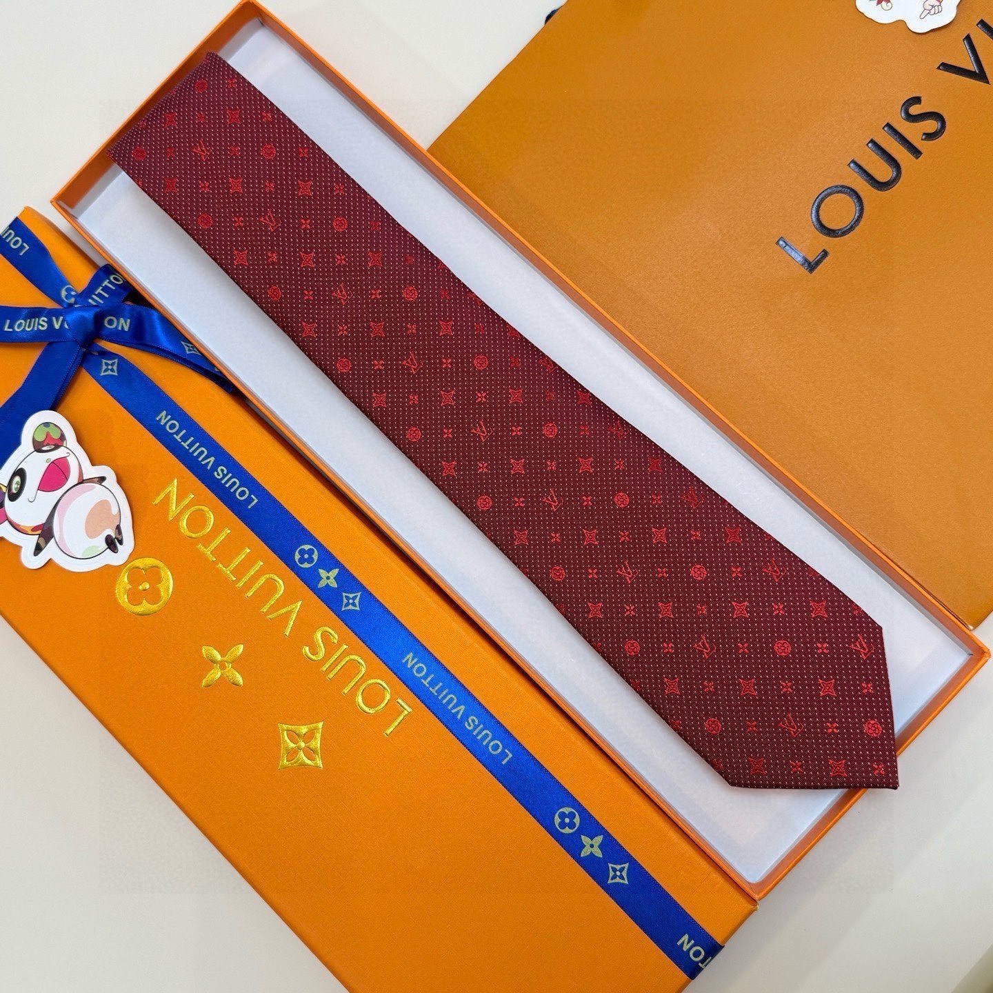 🌾LV男士领带系列【L老花字母提花领带】👔👔，稀有😻😻展现精湛手工与时尚优雅的理想选择，这款领带将标志性