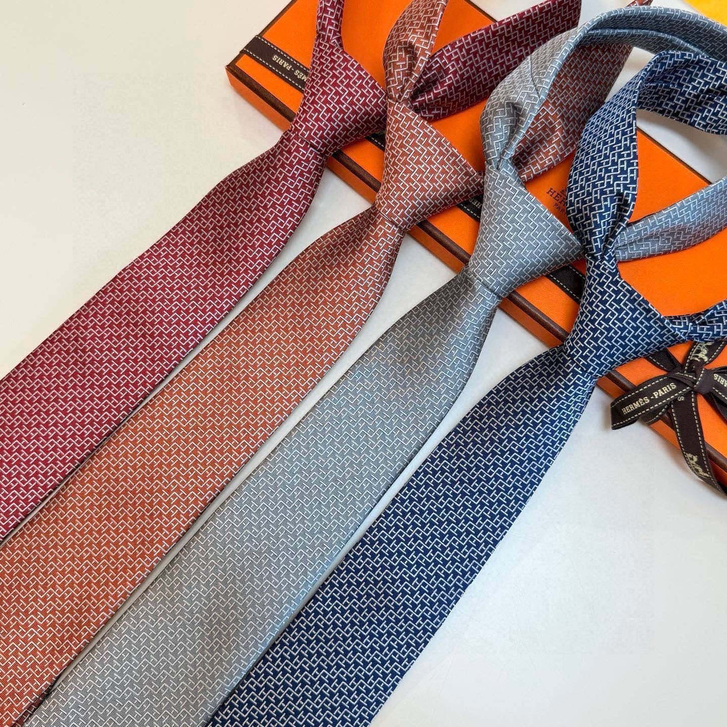 🌾男士新款领带系列【H趣味迷宫领带】爱马仕每年都有一千条不同印花的领带面世，从最初的多以几何图案表现骑术