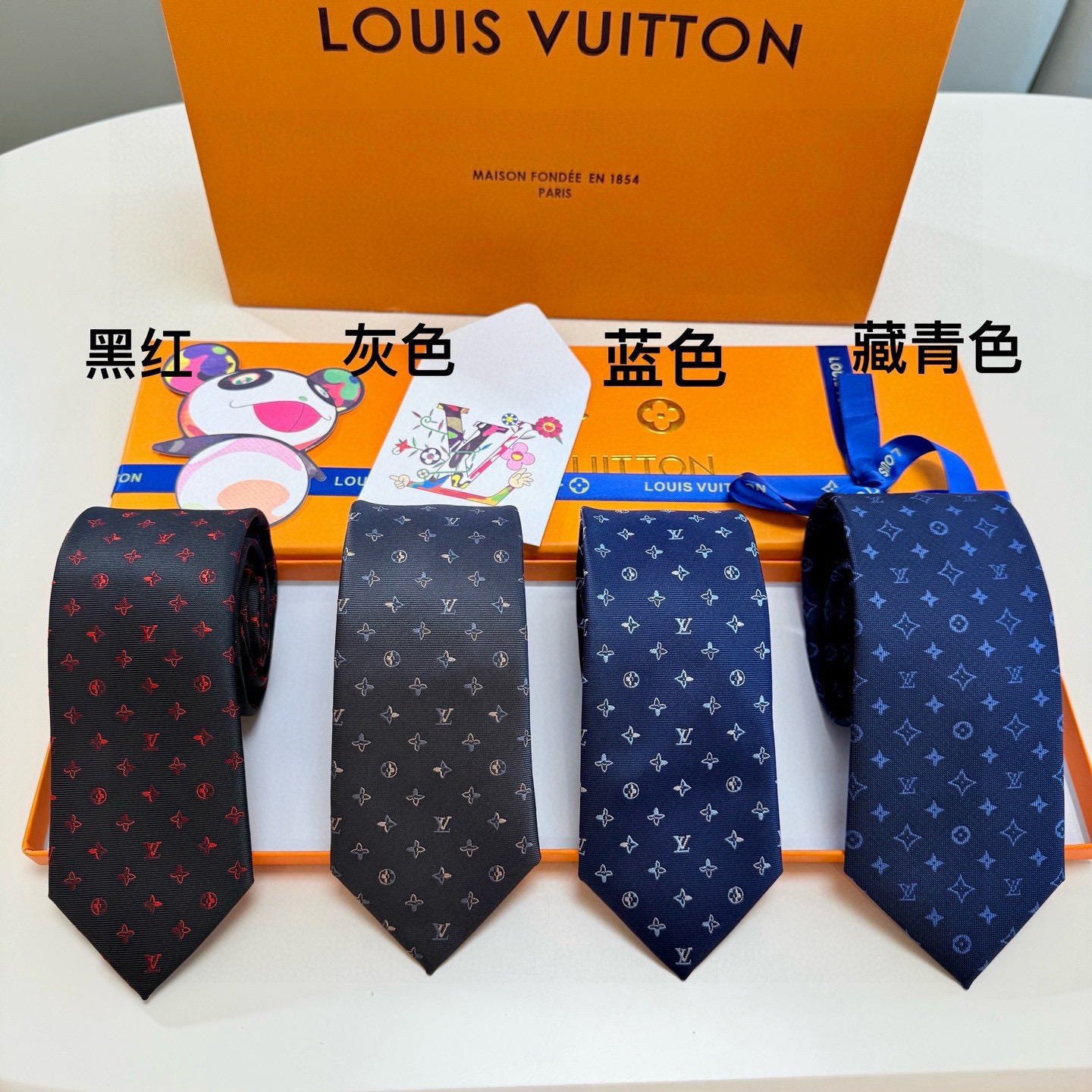 🌾LV男士领带系列👔👔，稀有😻😻展现精湛手工与时尚优雅的理想选择，此款真丝织就的Diamonds V领带