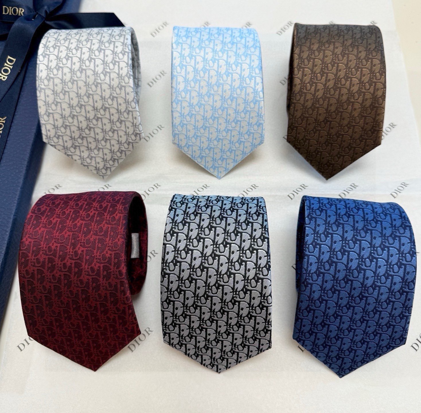 🌾 爆款到，6色👏👏迪奥新款领带💖💖 👔👔Dior男士，稀有😻😻展现精湛手工与时尚优雅的理想选择，这款采