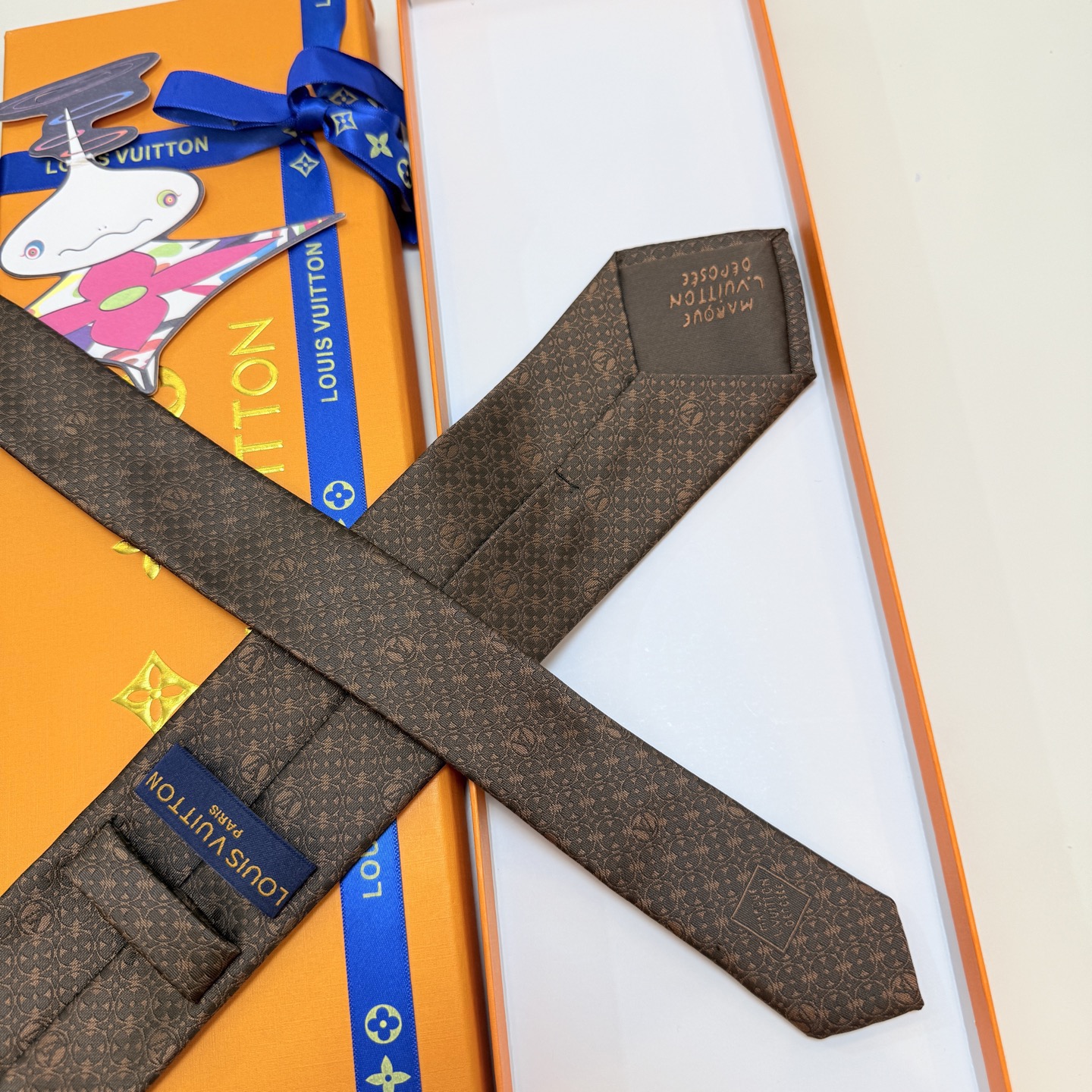 P🌾LV官方新款 男士领带系列MonogramFlower领带创意诠释品牌元素，为连绵图案穿插品牌学母，