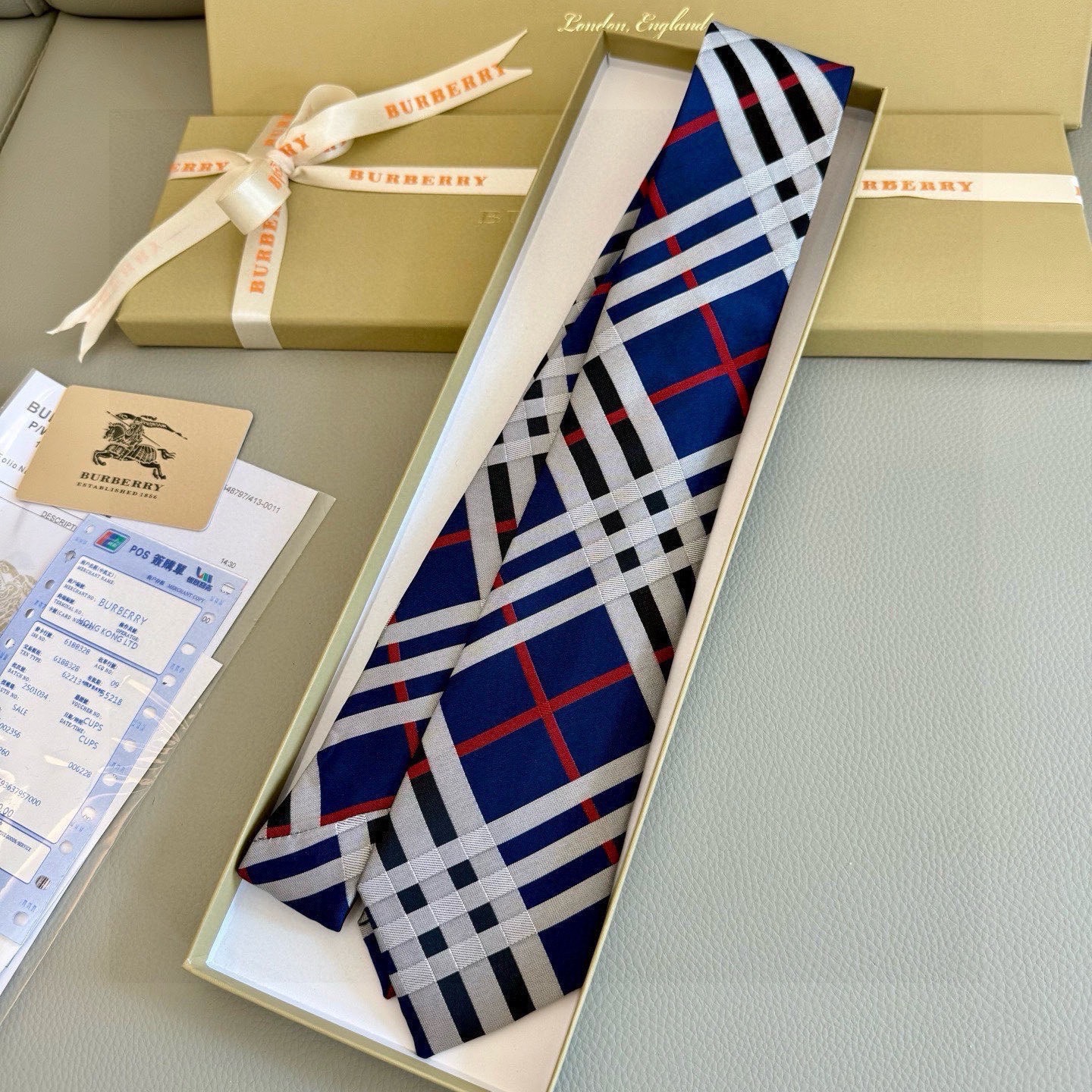 🌾B家专柜同步💖💖👔👔男士【英伦格纹领带】，稀有😻😻展现精湛手工与时尚优雅的理想选择，这款采用B家最具标