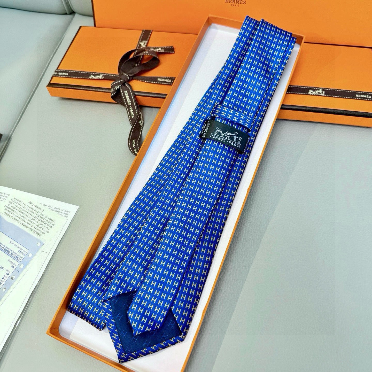 🌾男士新款领带系列【H字母图案领带】👔👔，稀有H家每年都有一千条不同印花的领带面世，从最初的多以几何图案