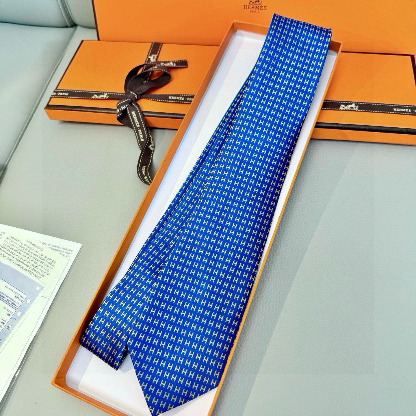 🌾男士新款领带系列【H字母图案领带】👔👔，稀有H家每年都有一千条不同印花的领带面世，从最初的多以几何图案