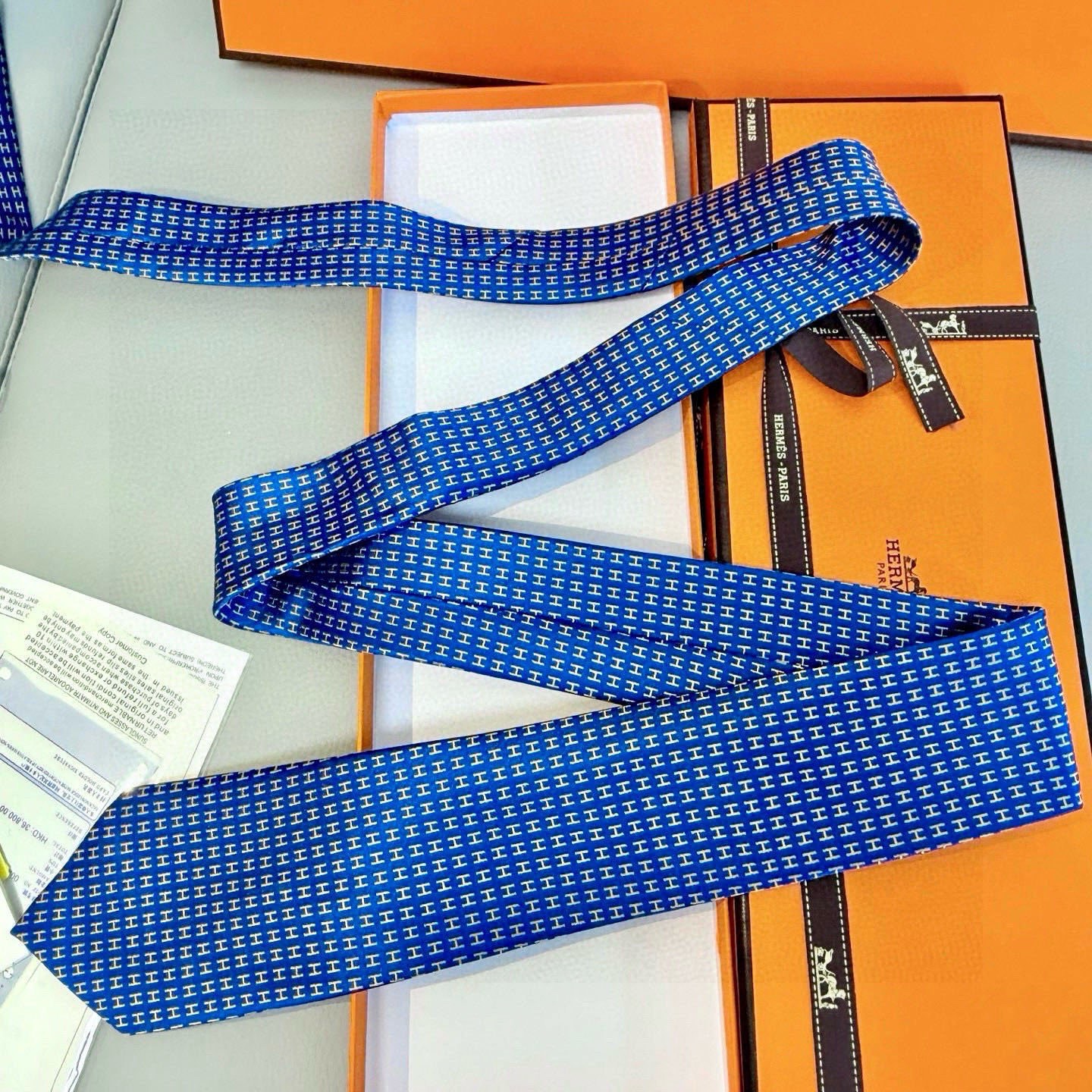 🌾男士新款领带系列【H字母图案领带】👔👔，稀有H家每年都有一千条不同印花的领带面世，从最初的多以几何图案