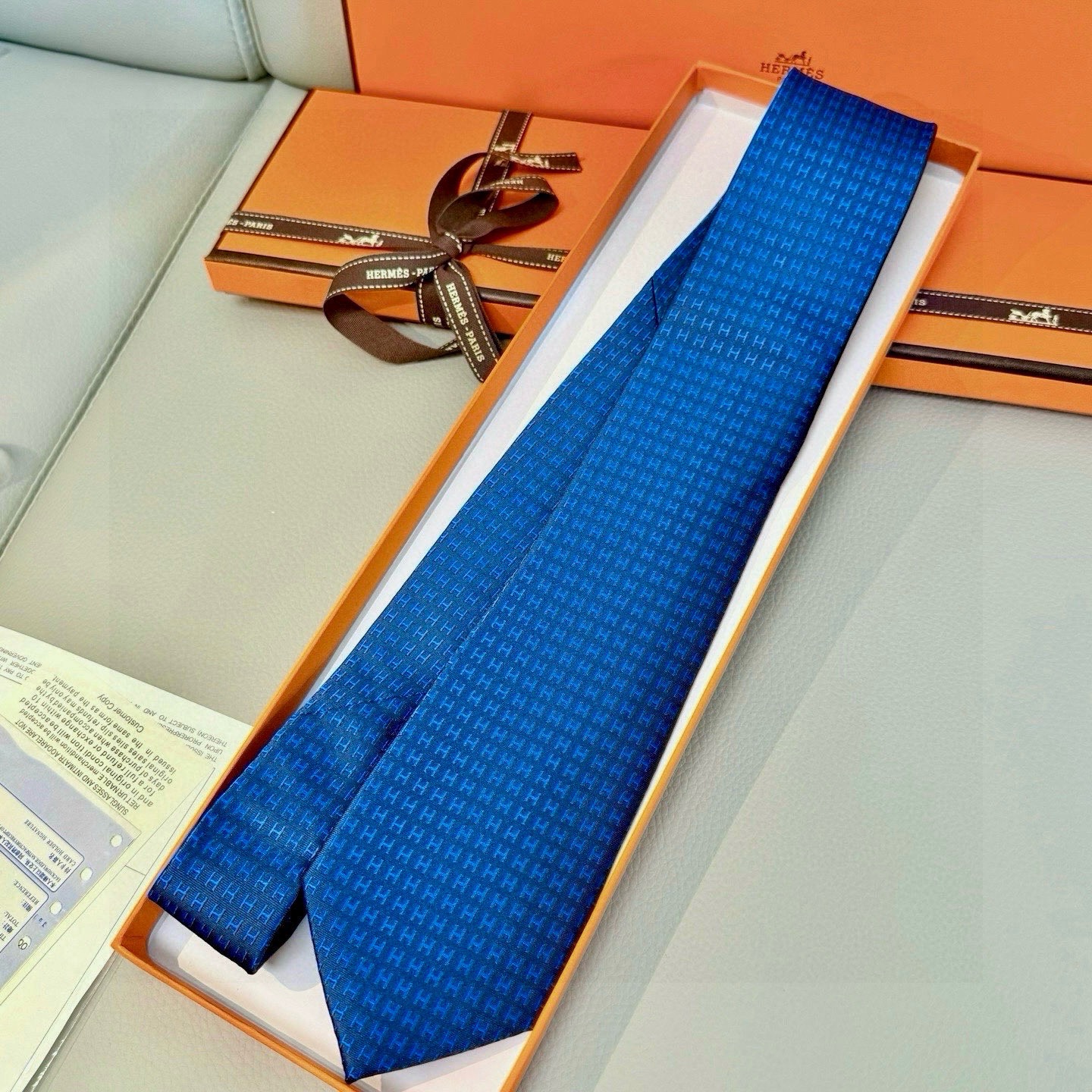 🌾男士新款领带系列【H字母图案领带】👔👔，稀有H家每年都有一千条不同印花的领带面世，从最初的多以几何图案