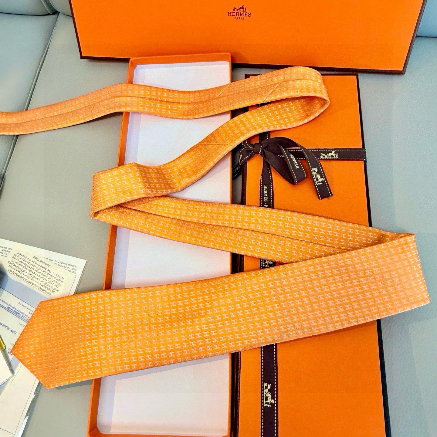 🌾男士新款领带系列【H字母图案领带】👔👔，稀有H家每年都有一千条不同印花的领带面世，从最初的多以几何图案