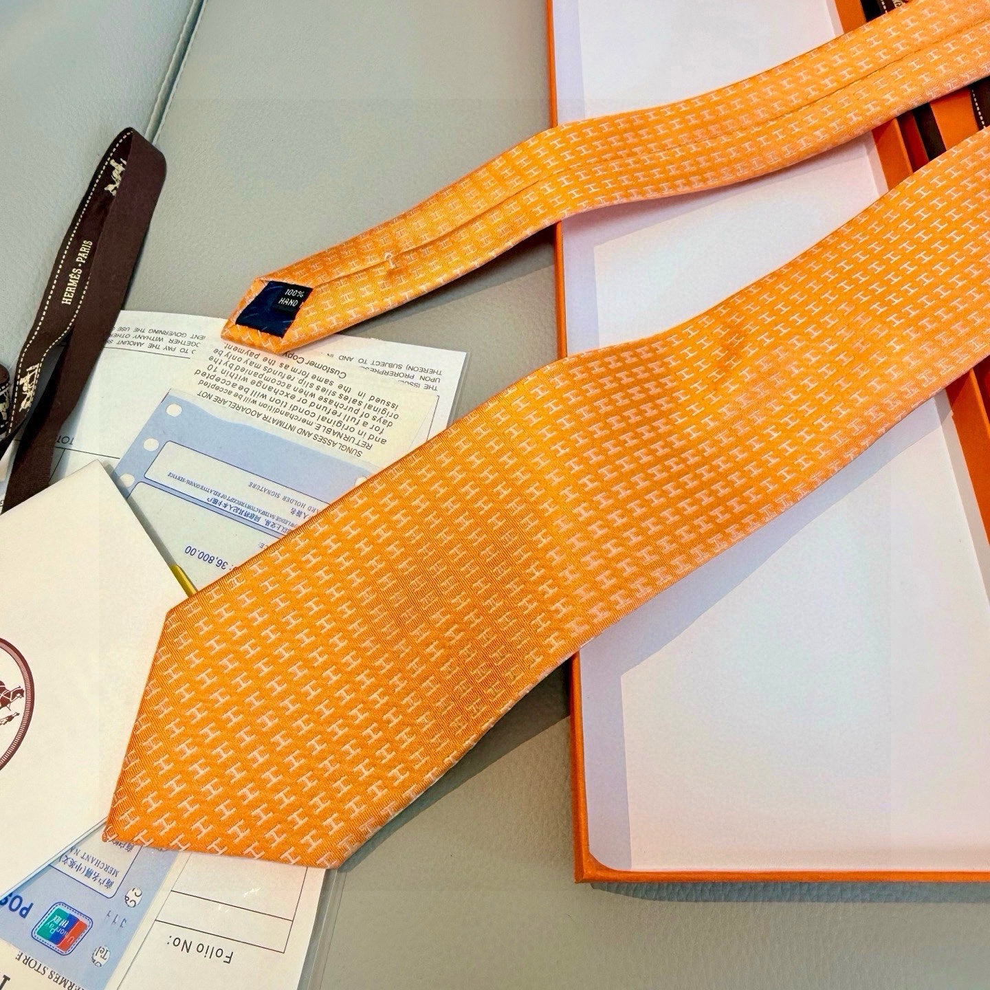 🌾男士新款领带系列【H字母图案领带】👔👔，稀有H家每年都有一千条不同印花的领带面世，从最初的多以几何图案
