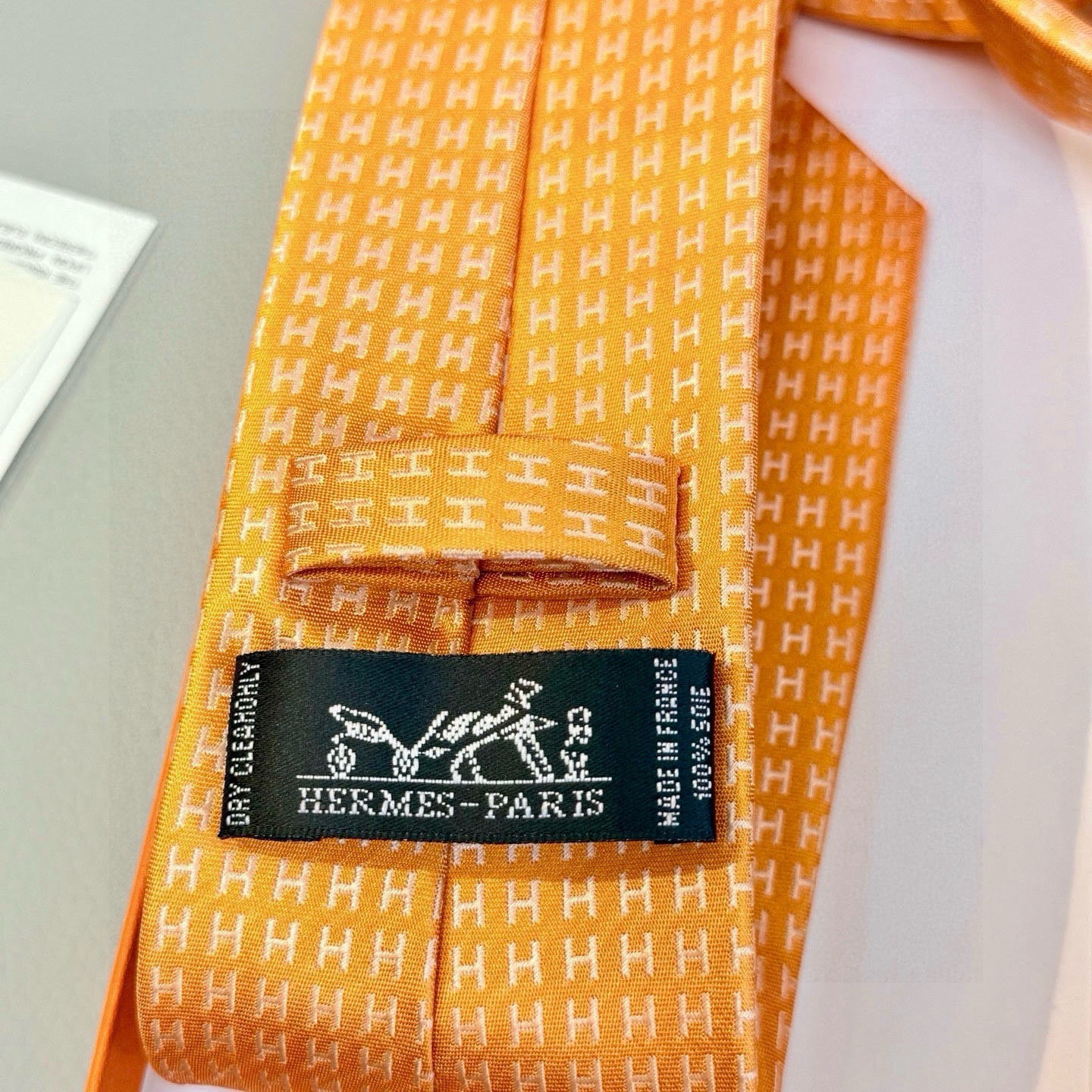 🌾男士新款领带系列【H字母图案领带】👔👔，稀有H家每年都有一千条不同印花的领带面世，从最初的多以几何图案