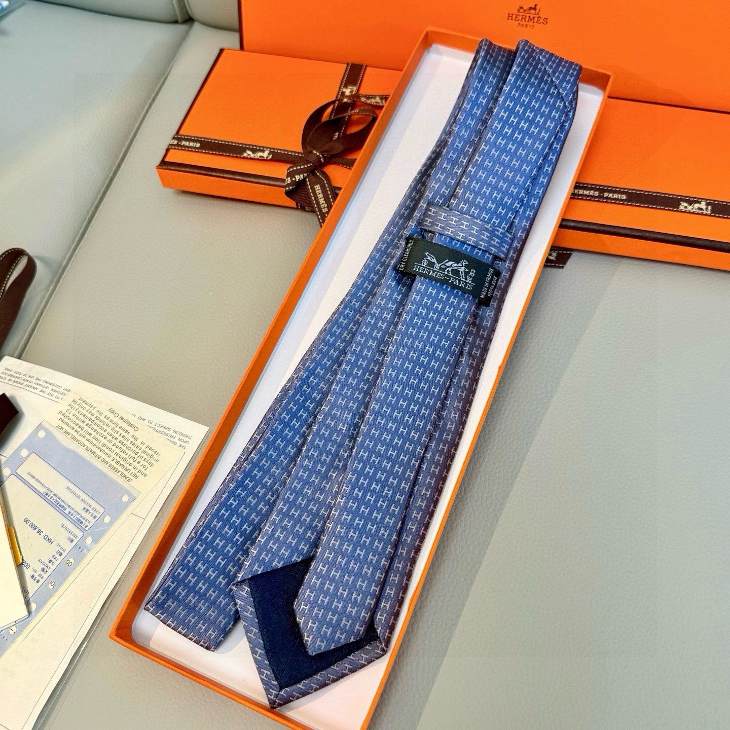 🌾男士新款领带系列【H字母图案领带】👔👔，稀有H家每年都有一千条不同印花的领带面世，从最初的多以几何图案