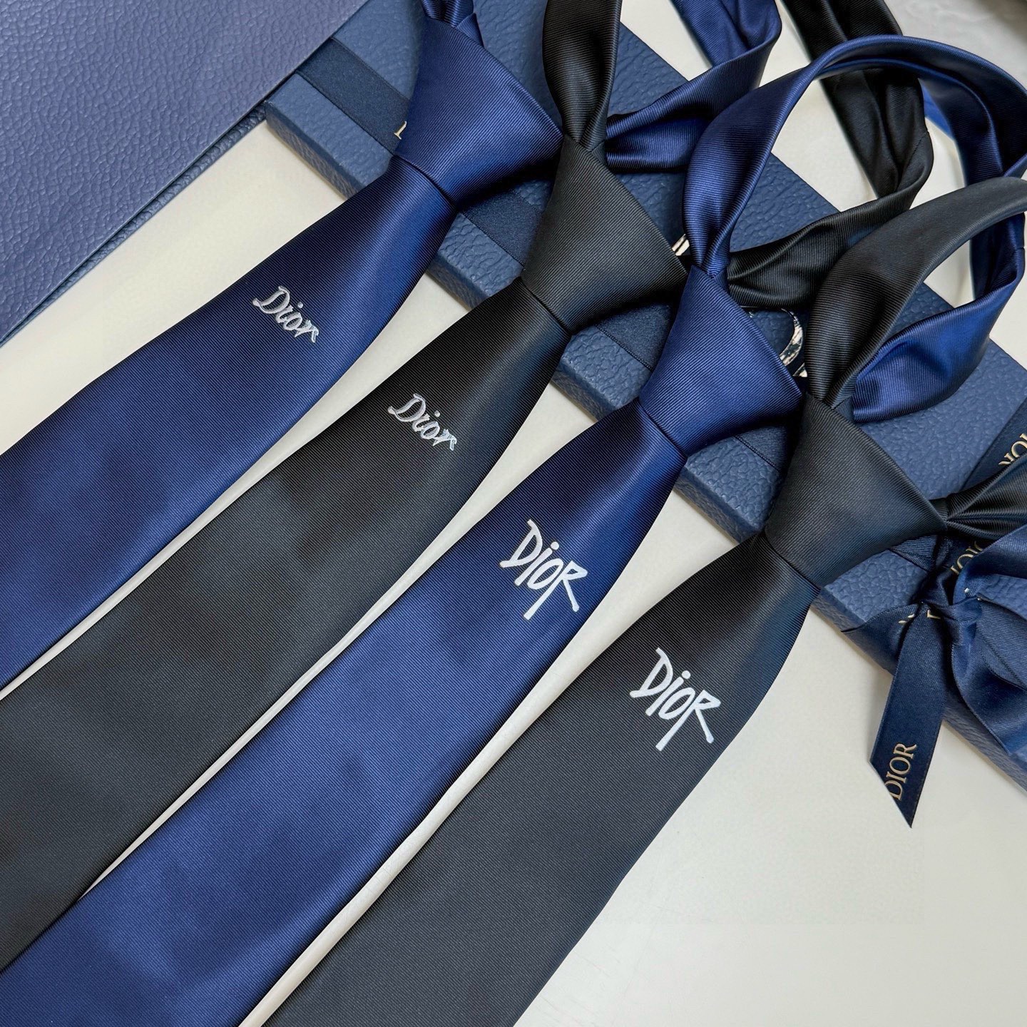 🌾官方同步新款领带，2025年迪奥新款领带💖💖 👔👔Dior男士稀有😻😻展现精湛手工与时尚优雅的理想选择