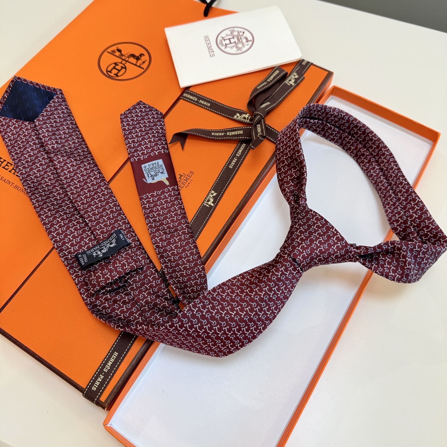 6色到货！🌾 爱马仕官方新款领带！男士领带系列 ！稀有爱马仕家每年都有一千条不同印花的领带面世，从最初的