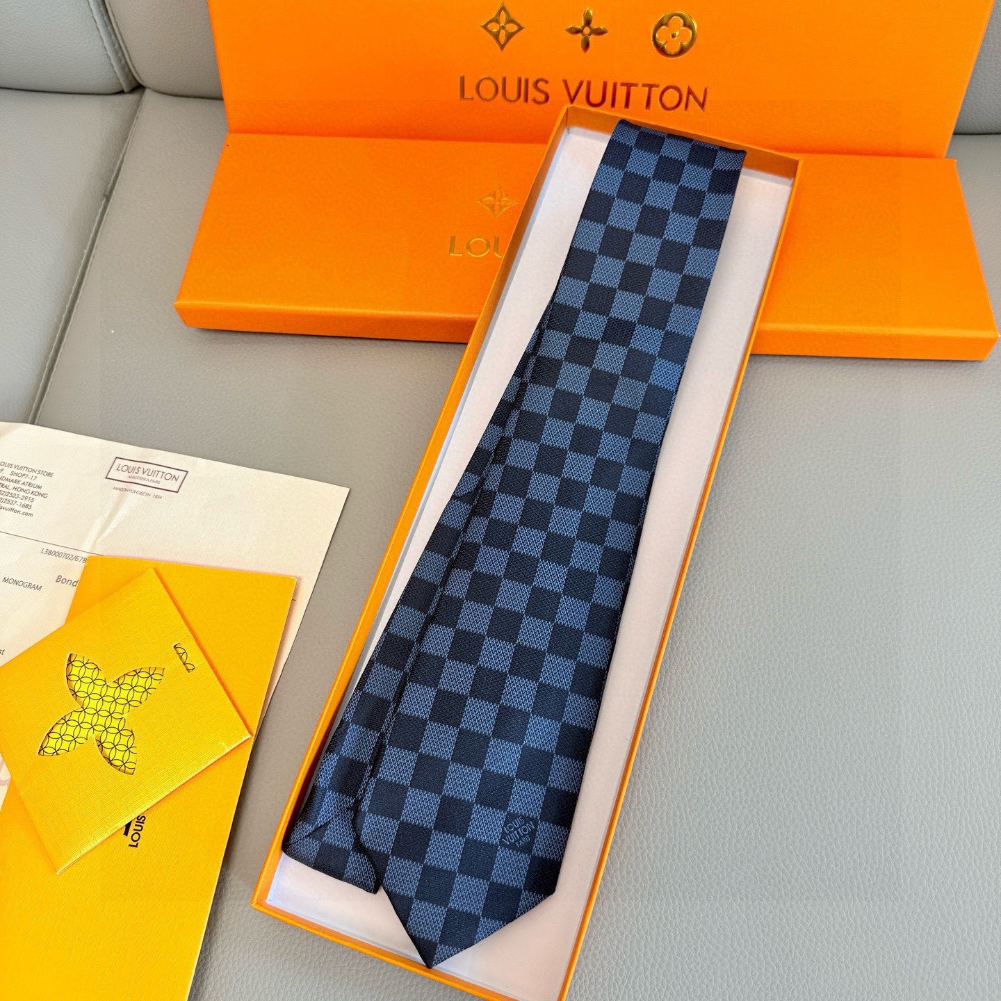 🌾男士领带系列 LV棋盘格领带👔👔，稀有😻😻展现精湛手工与时尚优雅的理想选择，这款领带将标志性的路易威登