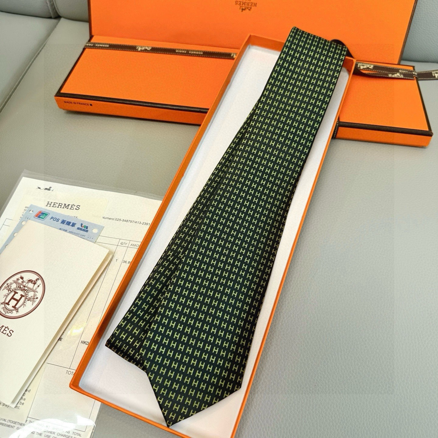🌾男士新款领带系列【H字母图案领带】👔👔，稀有H家每年都有一千条不同印花的领带面世，从最初的多以几何图案