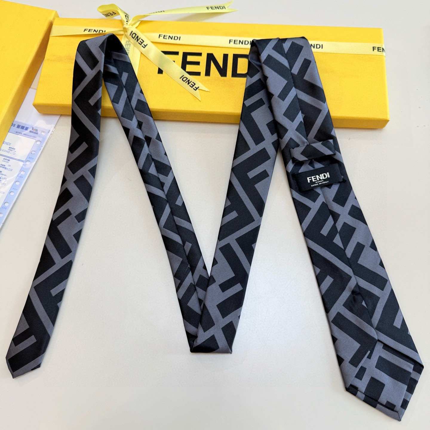 🌾芬迪官方新款领带！芬迪专柜同步男士领带！实物真的很美，男士芬迪爆款领带👔👔，稀有😻😻展现精湛手工与时尚
