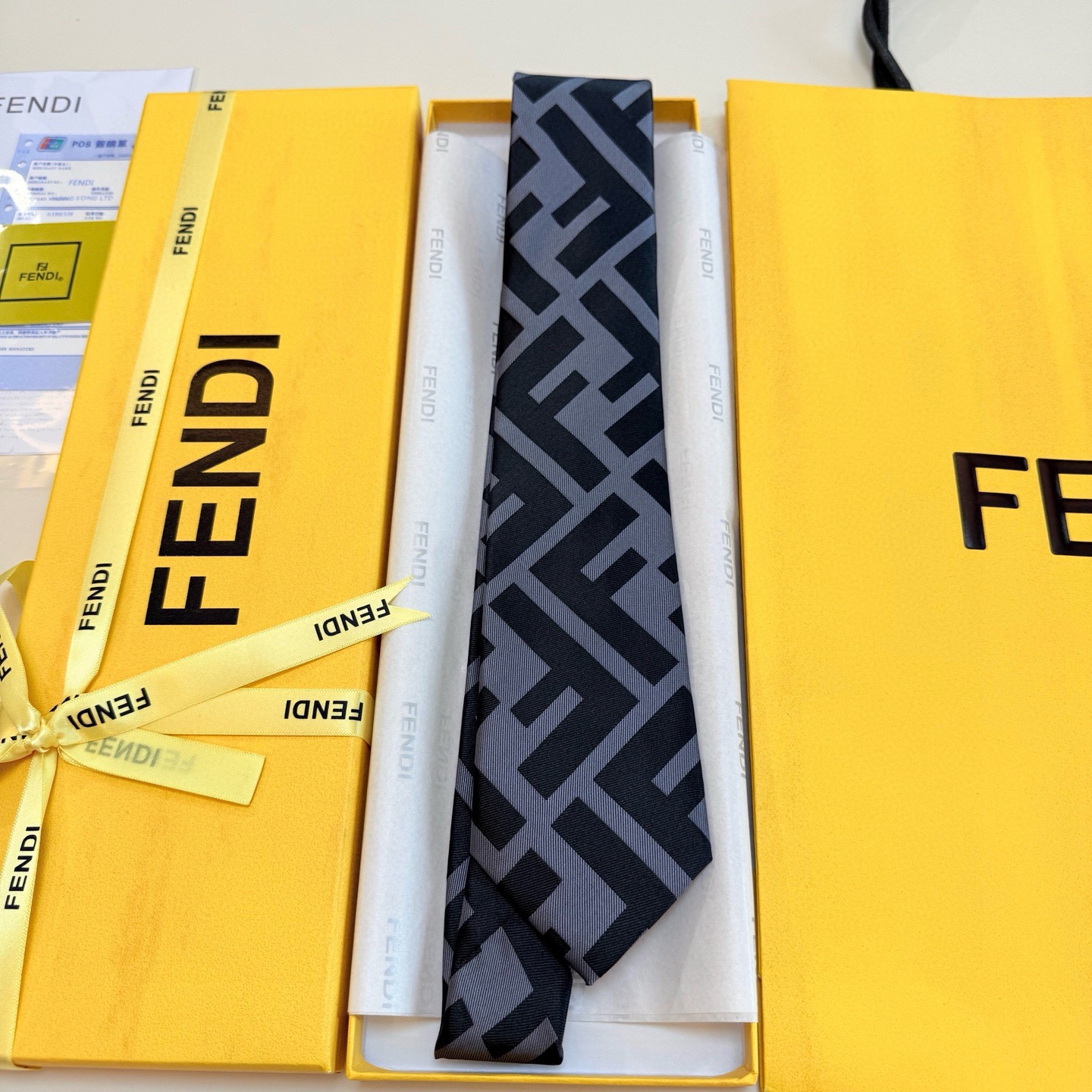 🌾芬迪官方新款领带！芬迪专柜同步男士领带！实物真的很美，男士芬迪爆款领带👔👔，稀有😻😻展现精湛手工与时尚