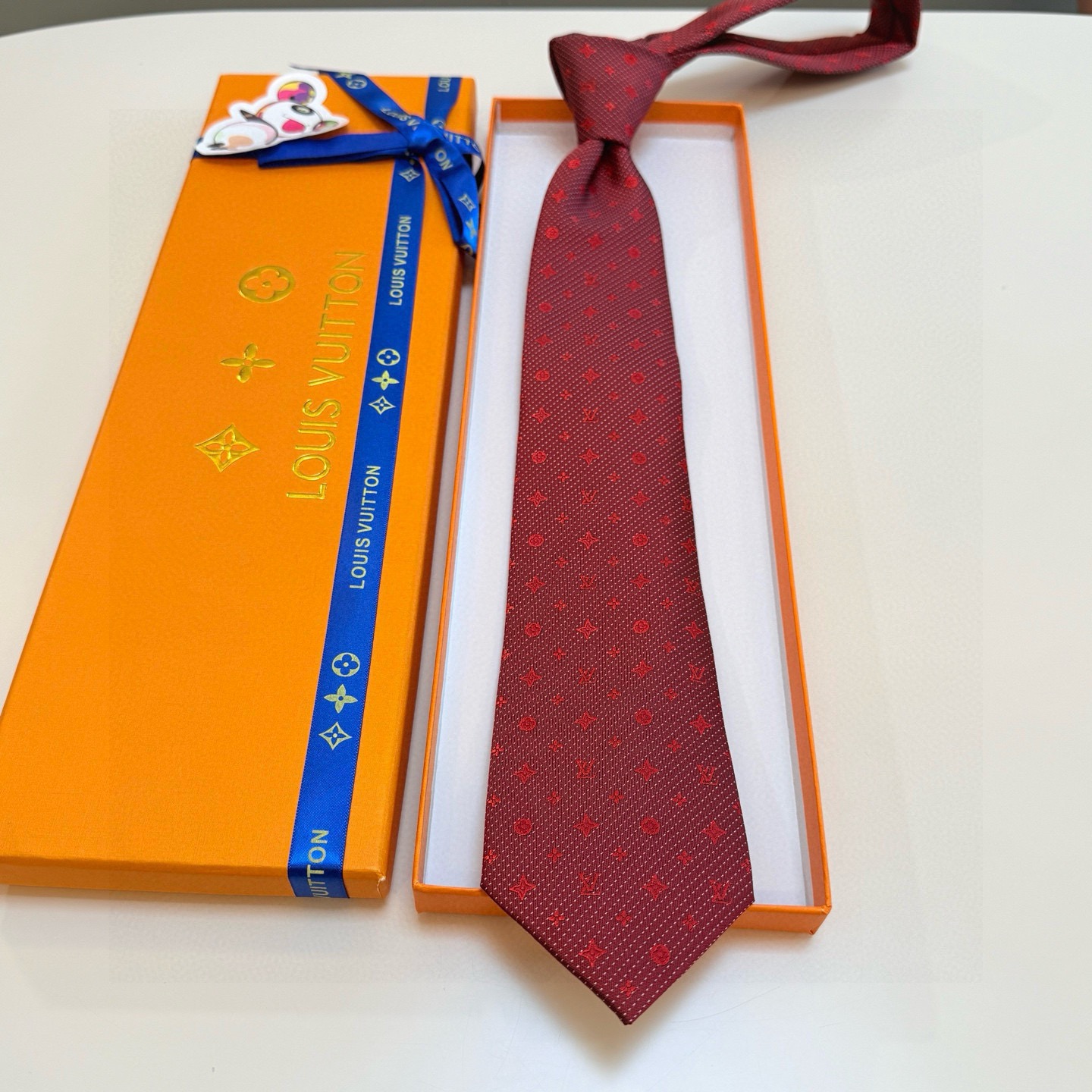 🌾LV男士领带系列【L老花字母提花领带】👔👔，稀有😻😻展现精湛手工与时尚优雅的理想选择，这款领带将标志性