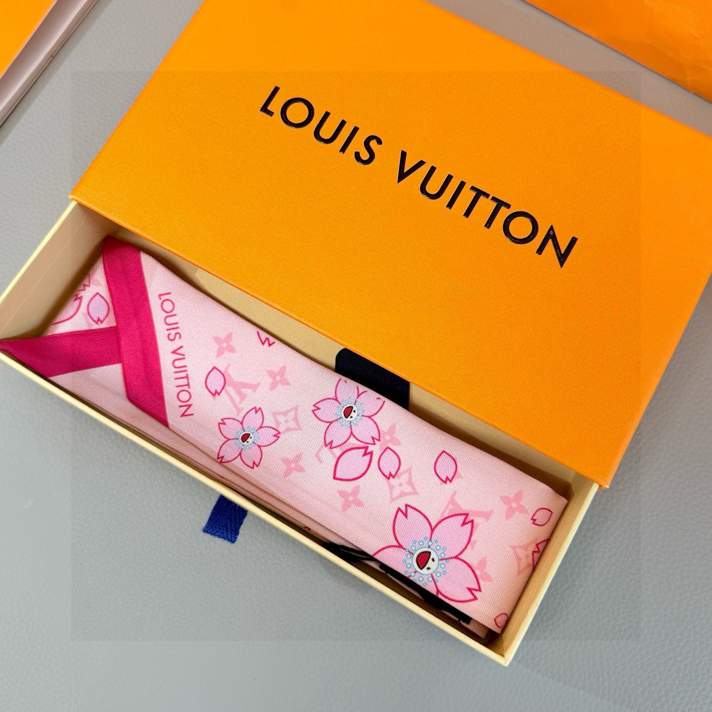 LV scarf ??2025 New twilly Lv100% — photo 6
