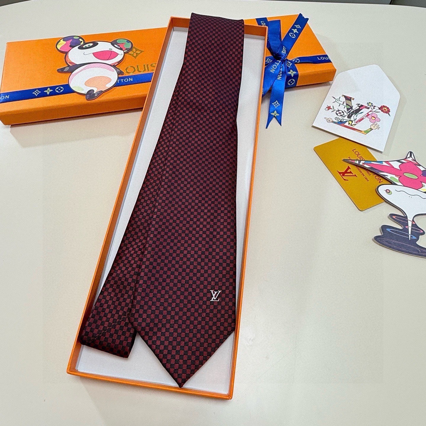 🌾男士领带系列【LV方格领带】👔👔，稀有😻😻展现精湛手工与时尚优雅的理想选择，这款领带将标志性的Dami