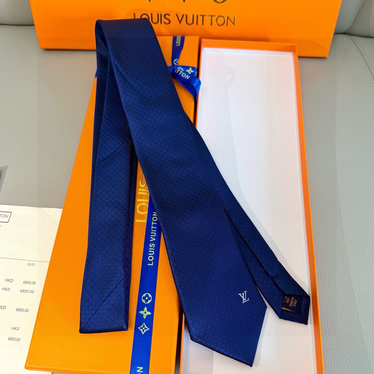 🌾男士领带系列【LV方格领带】👔👔，稀有😻😻展现精湛手工与时尚优雅的理想选择，这款领带将标志性的Dami