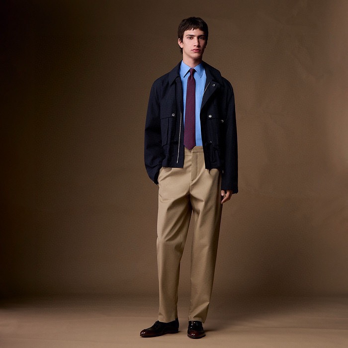 🌾官方新款爱马仕领带！5色有货，手工缝制重磅真丝领带（100%桑蚕丝）。爱马仕领带是每位男士的衣橱中不可