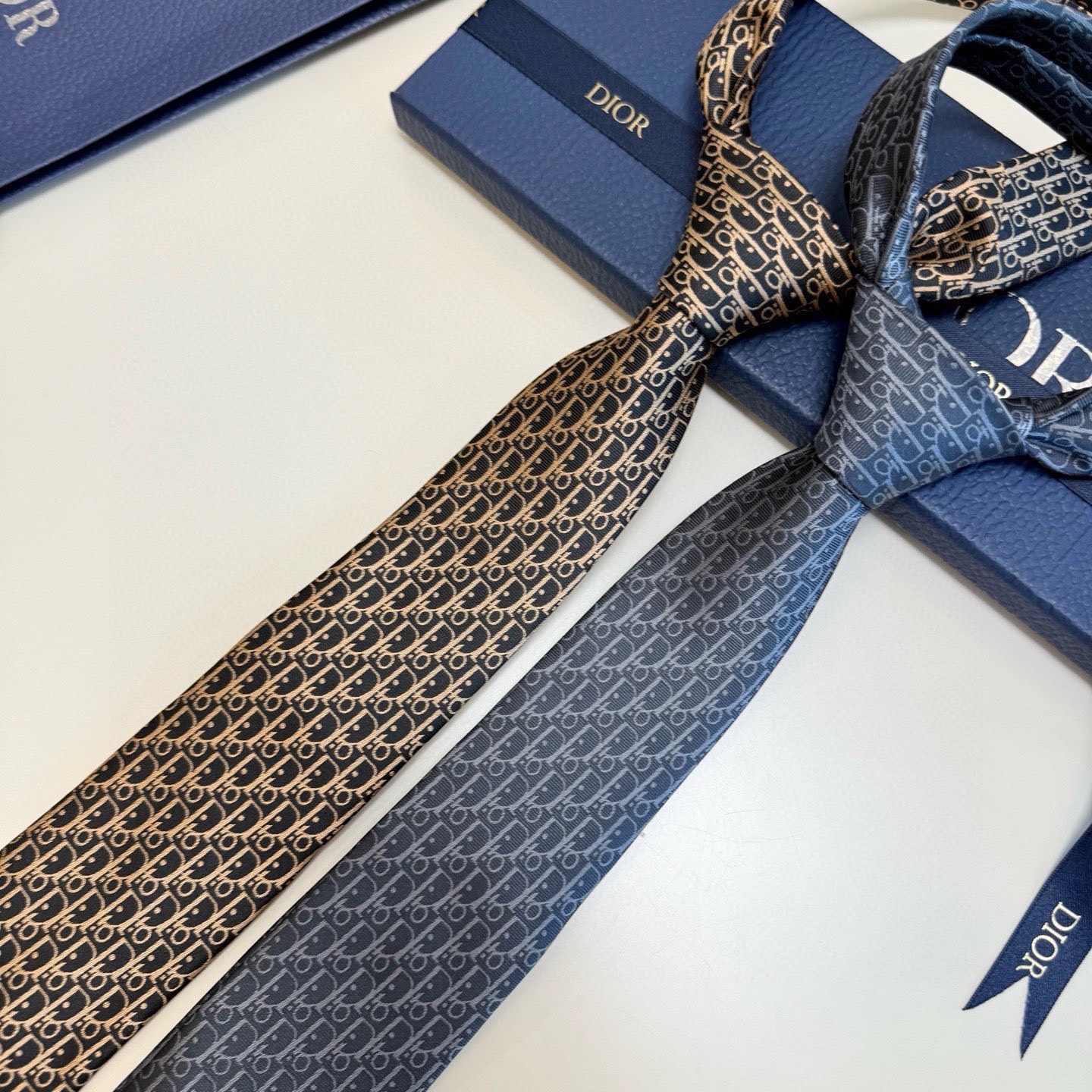🌾 爆款到，迪奥新款领带💖💖 👔👔Dior男士，稀有😻😻展现精湛手工与时尚优雅的理想选择，这款采用DO家