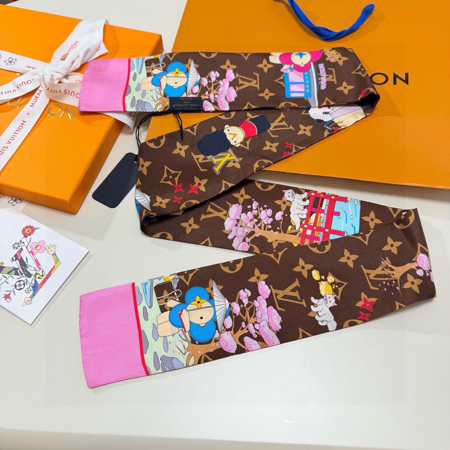 LV scarf Lv ，100％ ， twilly — photo 5