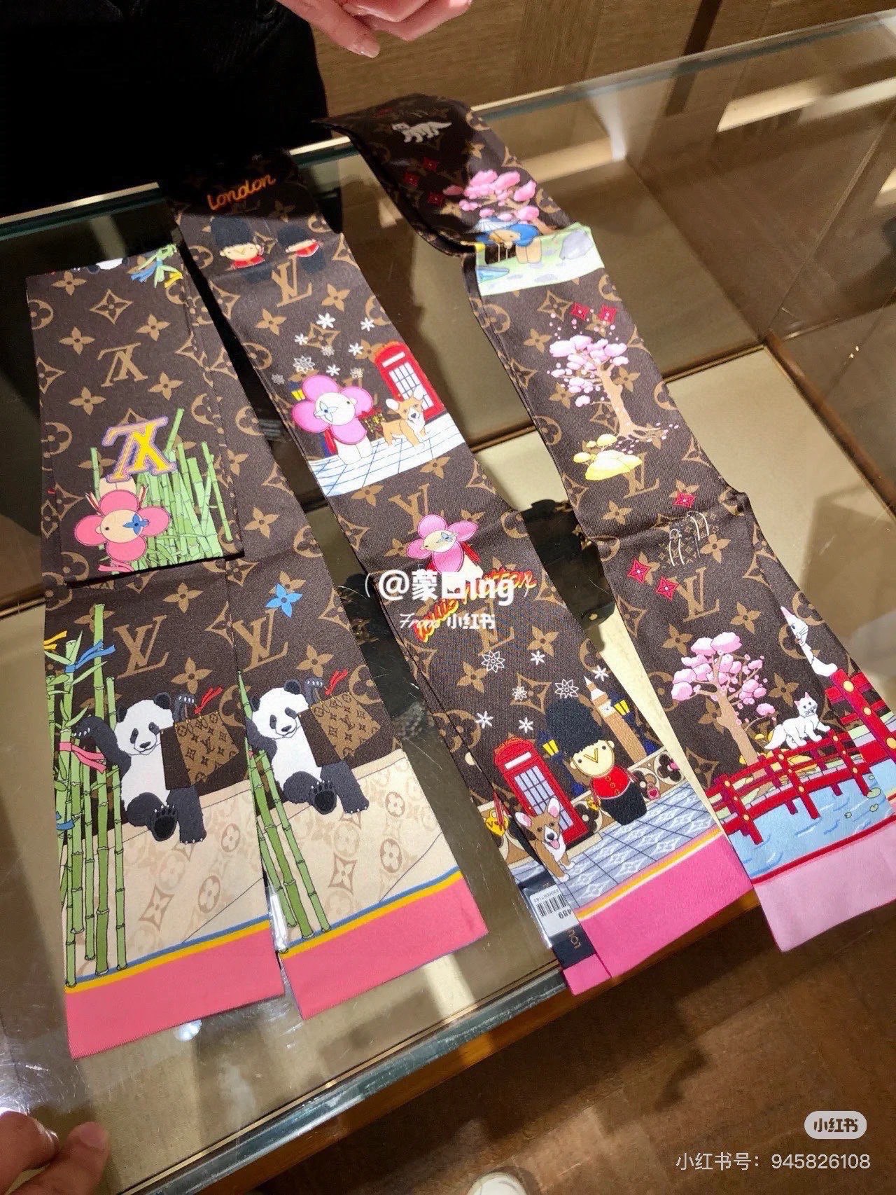 LV scarf Lv ，100％ ， twilly — photo 2