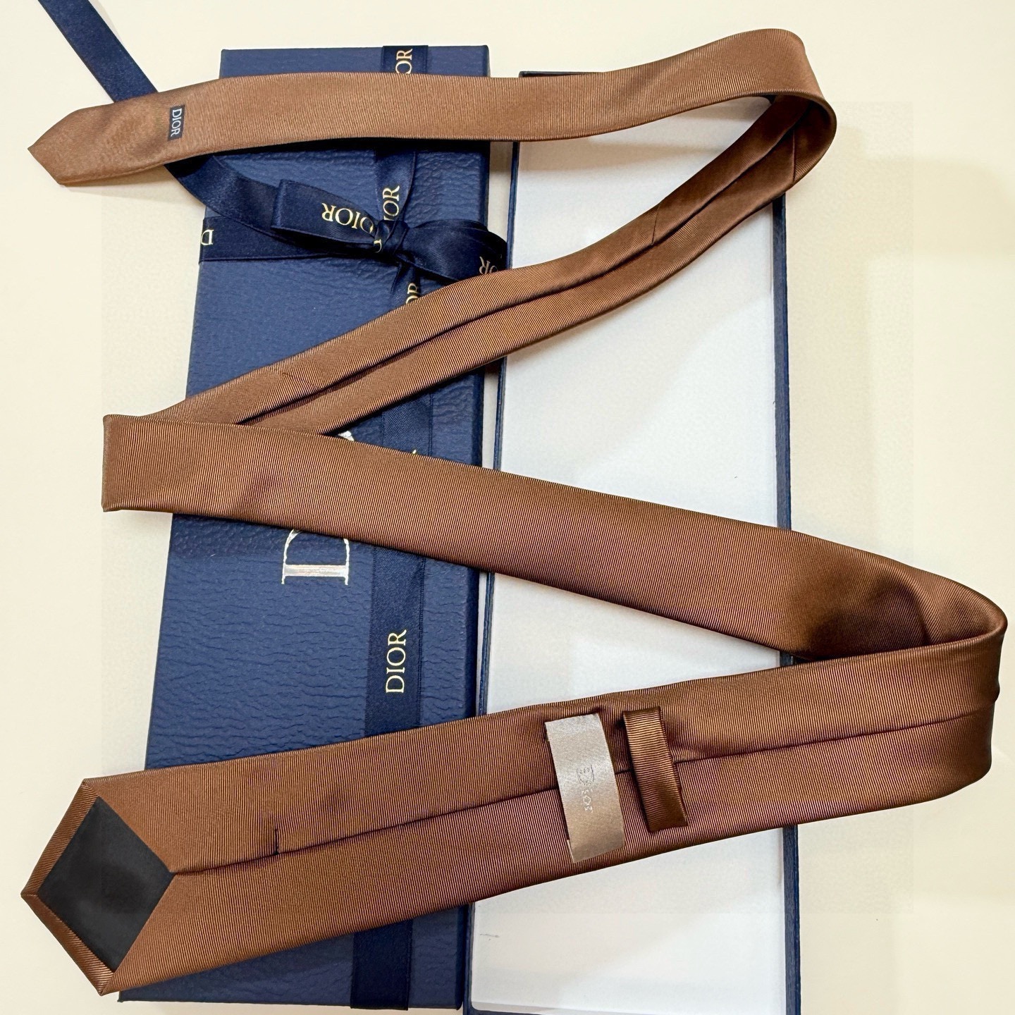 🌾官方同步新款领带，2025蛇年迪奥新款领带💖💖 👔👔Dior男士稀有😻😻展现精湛手工与时尚优雅的理想选