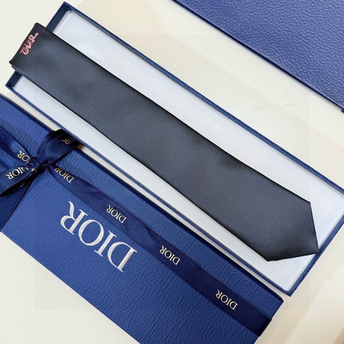 🌾官方同步新款领带，2025蛇年迪奥新款领带💖💖 👔👔Dior男士稀有😻😻展现精湛手工与时尚优雅的理想选