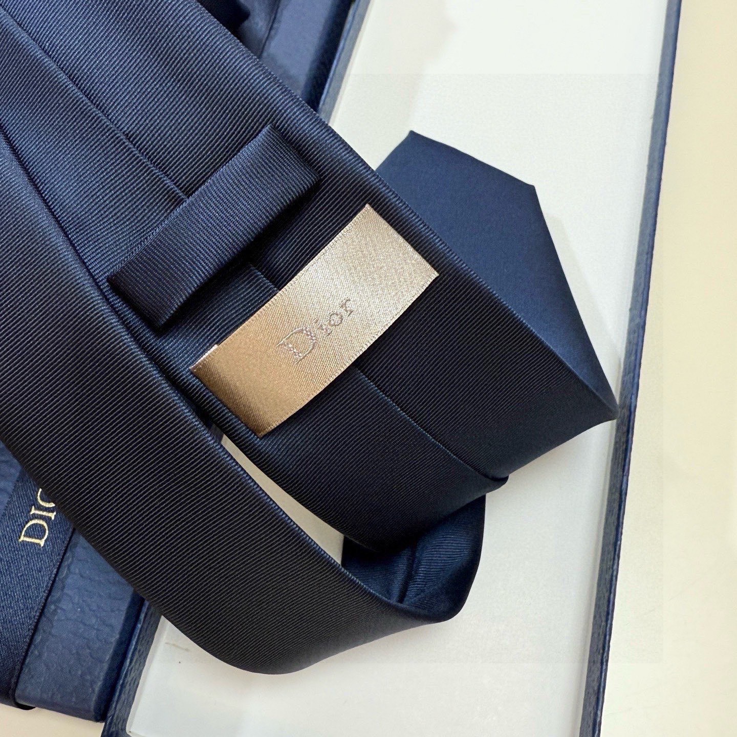 🌾官方同步新款领带，2025蛇年迪奥新款领带💖💖 👔👔Dior男士稀有😻😻展现精湛手工与时尚优雅的理想选