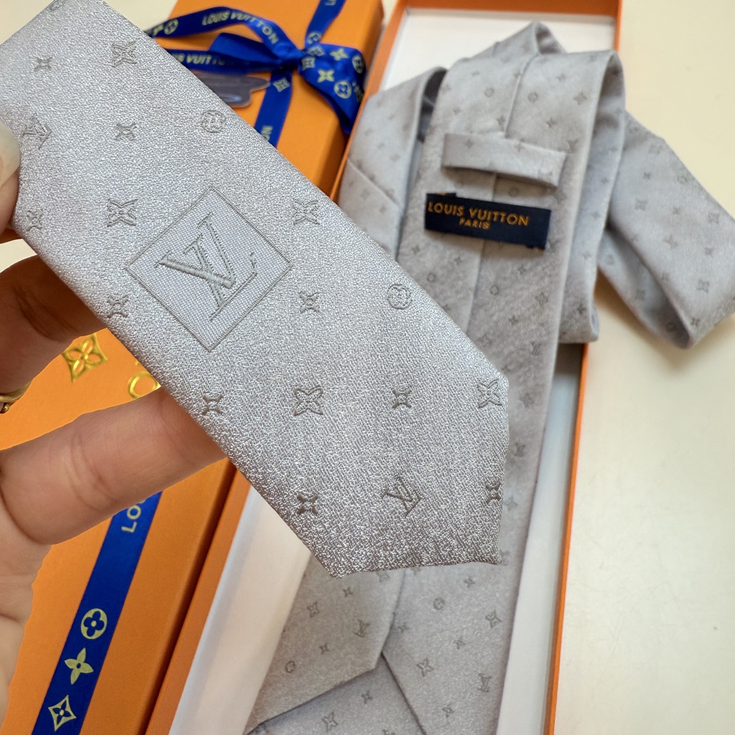 🌾LV领带 ，路易威登经典领带👔男士必备单品超时尚！高端品质 版型面料都达到品牌标准，，难得的好款，不挑