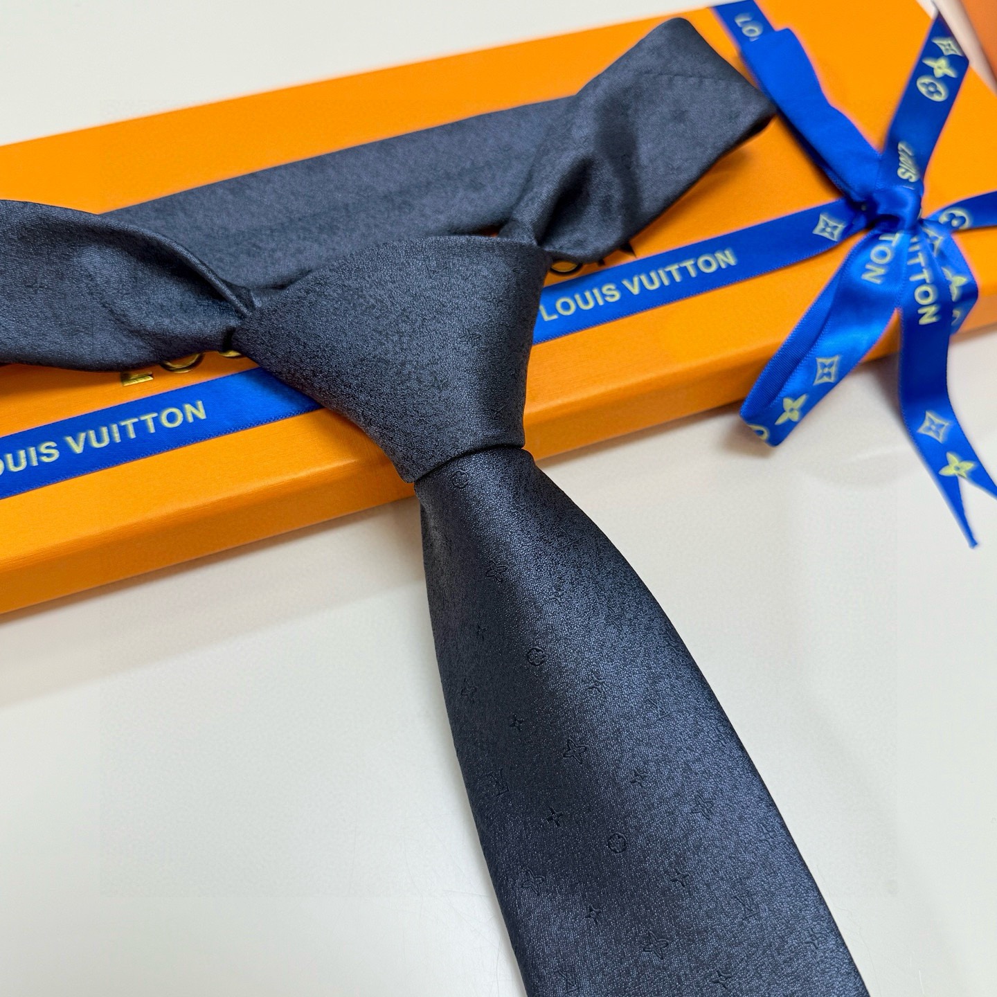 🌾LV领带 ，路易威登经典领带👔男士必备单品超时尚！高端品质 版型面料都达到品牌标准，，难得的好款，不挑