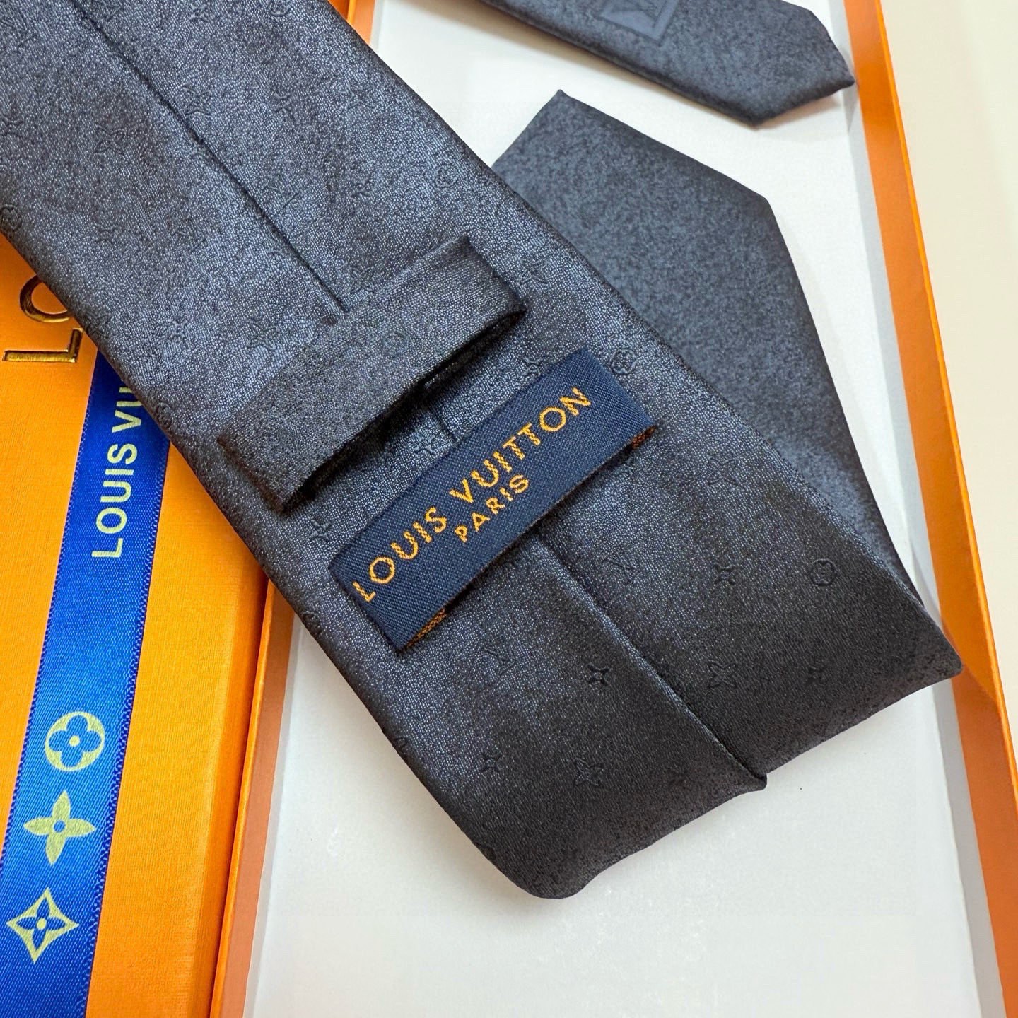 🌾LV领带 ，路易威登经典领带👔男士必备单品超时尚！高端品质 版型面料都达到品牌标准，，难得的好款，不挑