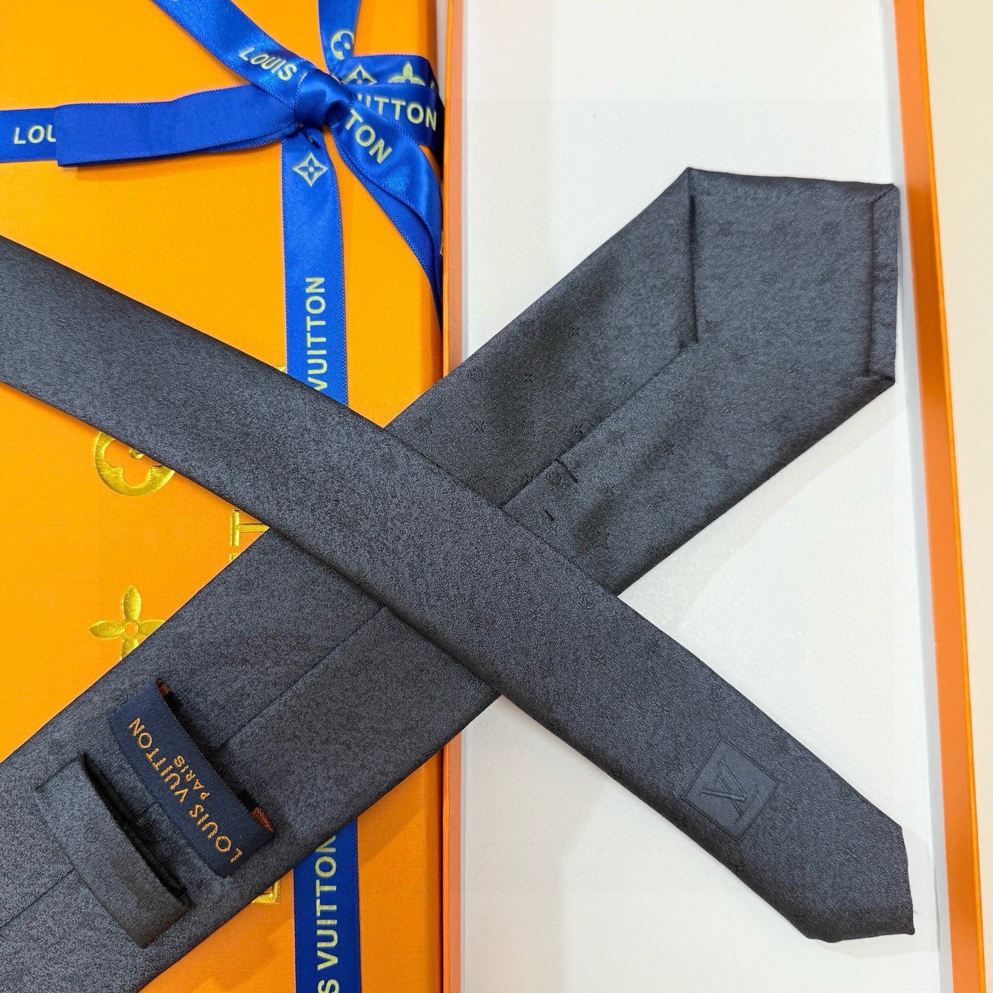 🌾LV领带 ，路易威登经典领带👔男士必备单品超时尚！高端品质 版型面料都达到品牌标准，，难得的好款，不挑