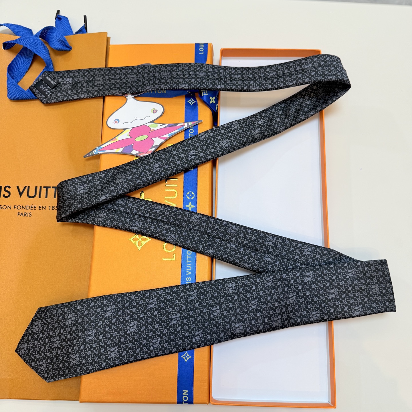 P🌾LV官方新款 男士领带系列MonogramFlower领带创意诠释品牌元素，为连绵图案穿插品牌学母，