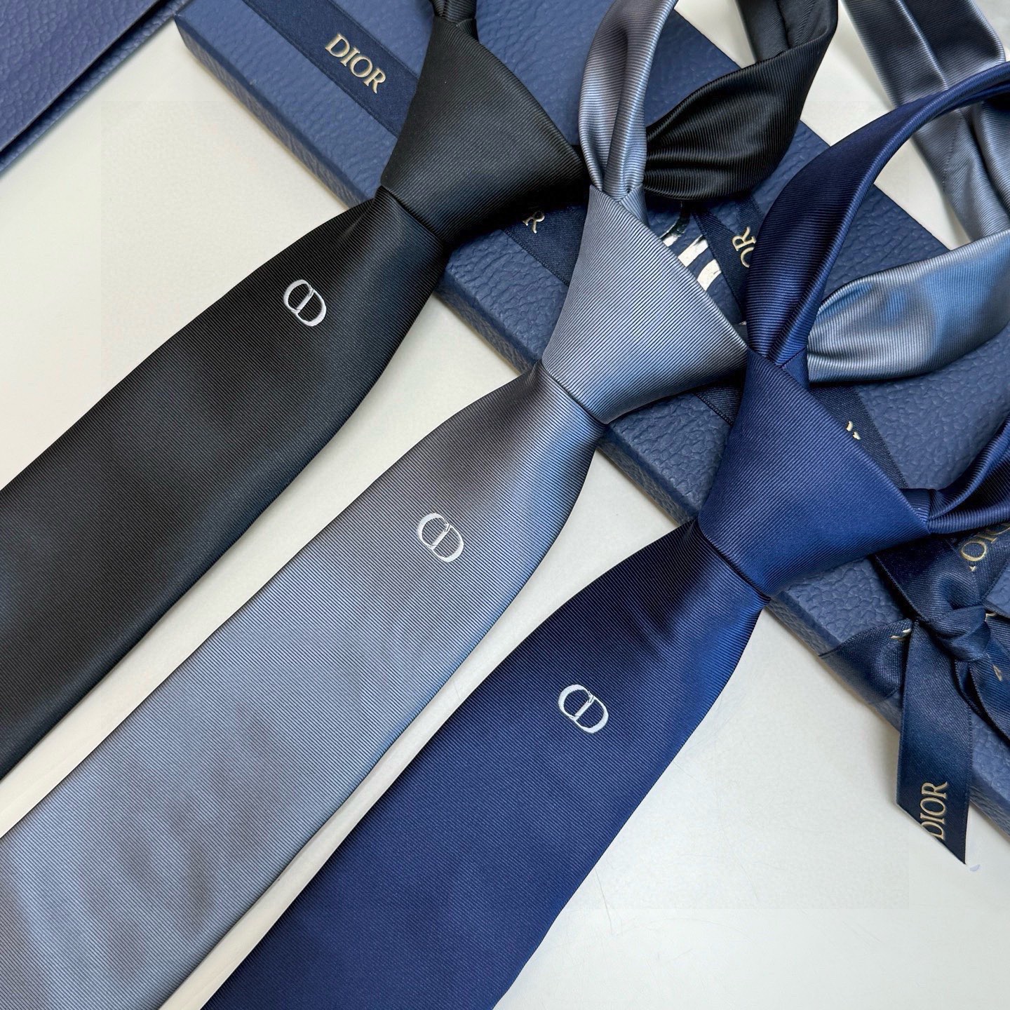🌾官方同步新款领带，2025年迪奥新款领带💖💖 👔👔Dior男士稀有😻😻展现精湛手工与时尚优雅的理想选择