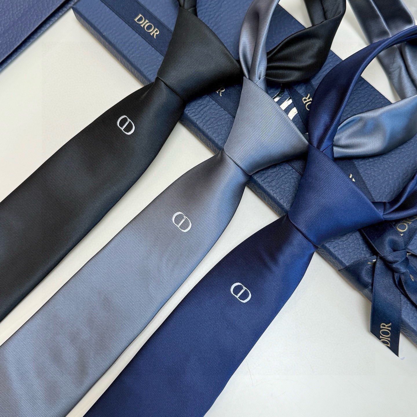 🌾官方同步新款领带，2025年迪奥新款领带💖💖 👔👔Dior男士稀有😻😻展现精湛手工与时尚优雅的理想选择