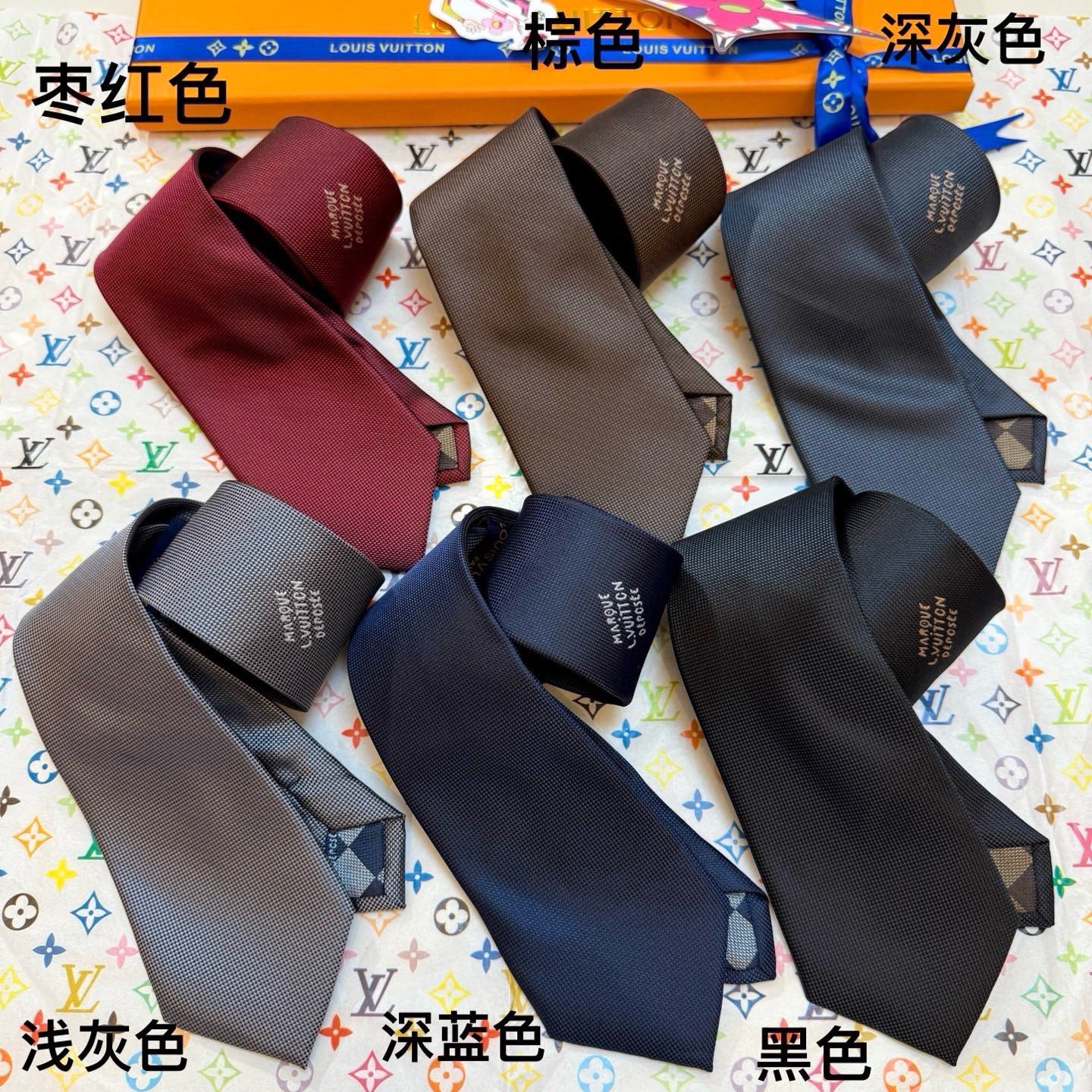 🌾新款Heritage领带 ，LV男士领带系列👔👔，6色，Heritage领带取材细腻桑蚕丝，以简约笔触