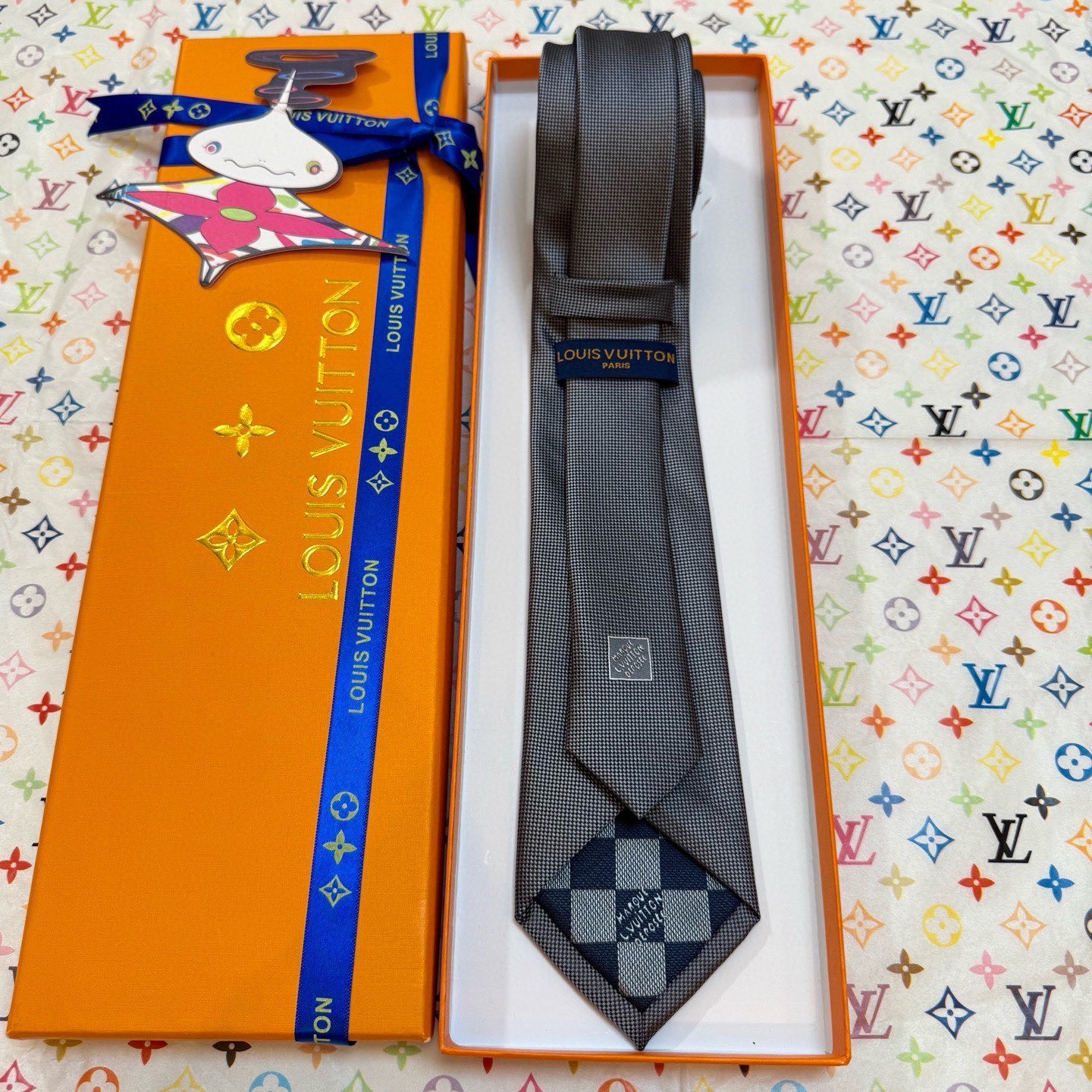 🌾新款Heritage领带 ，LV男士领带系列👔👔，6色，Heritage领带取材细腻桑蚕丝，以简约笔触