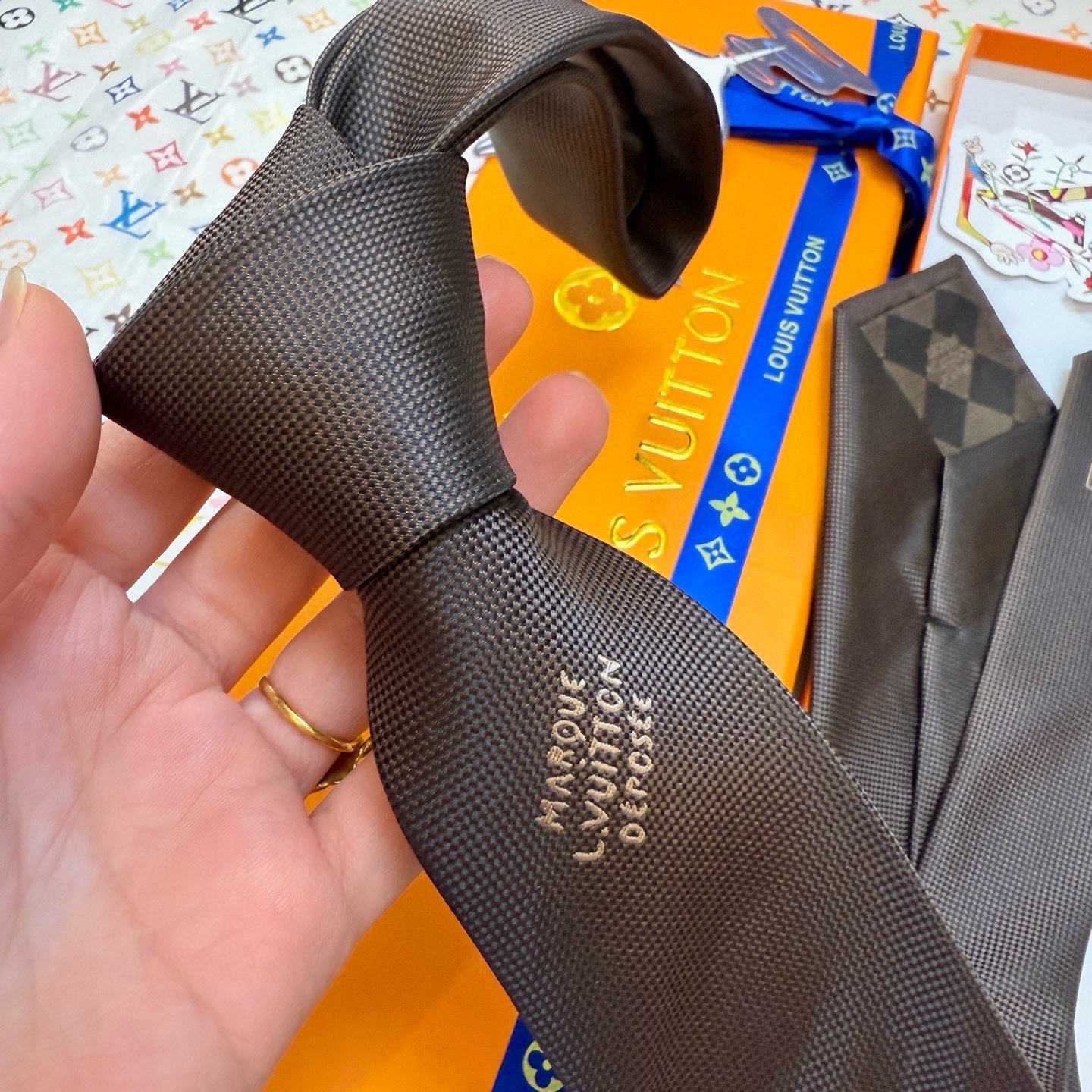 🌾新款Heritage领带 ，LV男士领带系列👔👔，6色，Heritage领带取材细腻桑蚕丝，以简约笔触