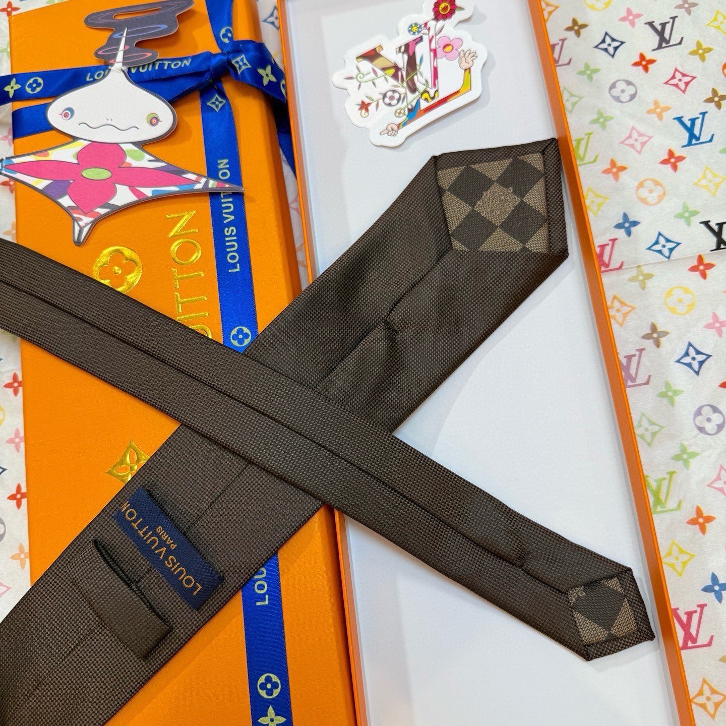 🌾新款Heritage领带 ，LV男士领带系列👔👔，6色，Heritage领带取材细腻桑蚕丝，以简约笔触