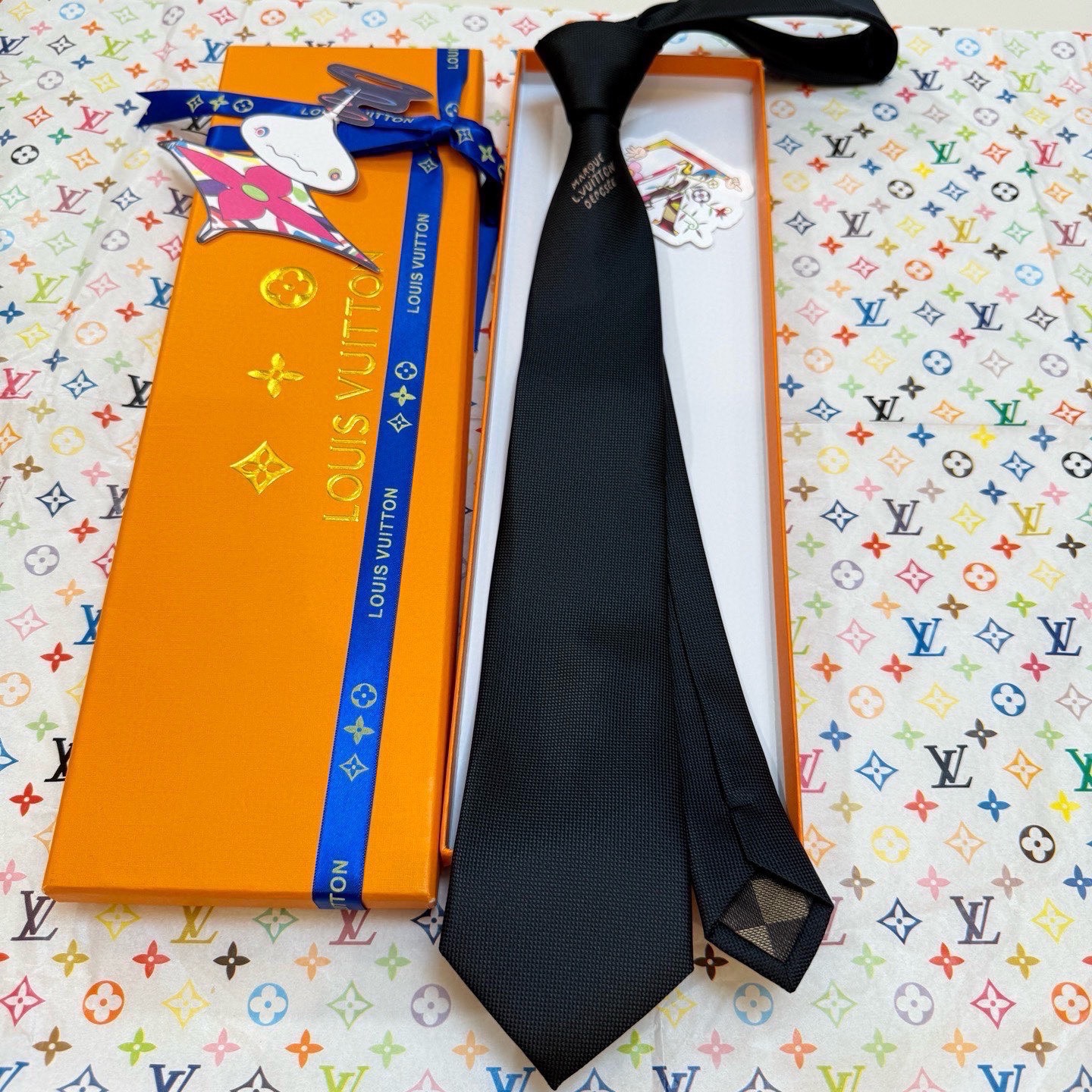 🌾新款Heritage领带 ，LV男士领带系列👔👔，6色，Heritage领带取材细腻桑蚕丝，以简约笔触